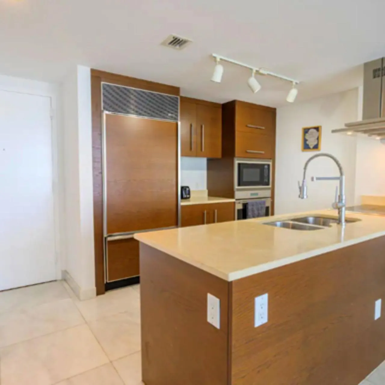 Kitchen or kitchenette in Vacation Apartment for Couples in Miami
