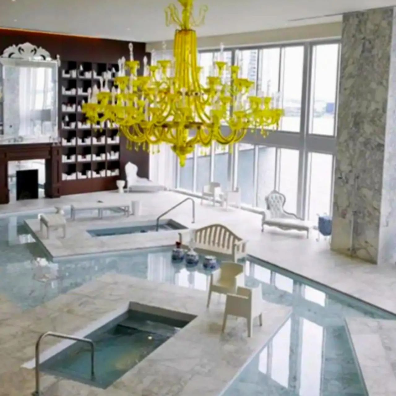 Swimming pool in Vacation Apartment for Couples in Miami