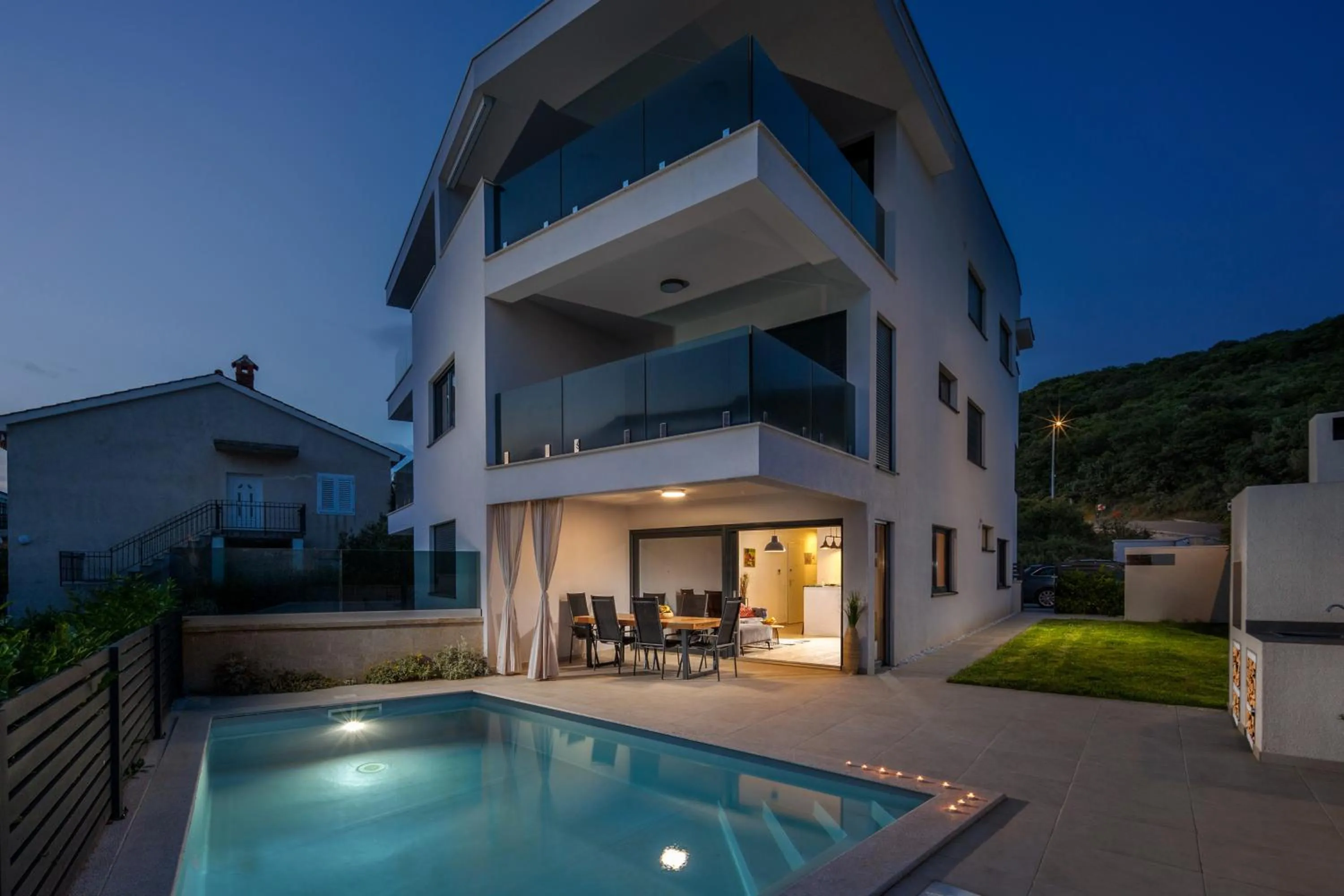 Luxury apartment Marco Polo with a private swimming pool with salt sea water