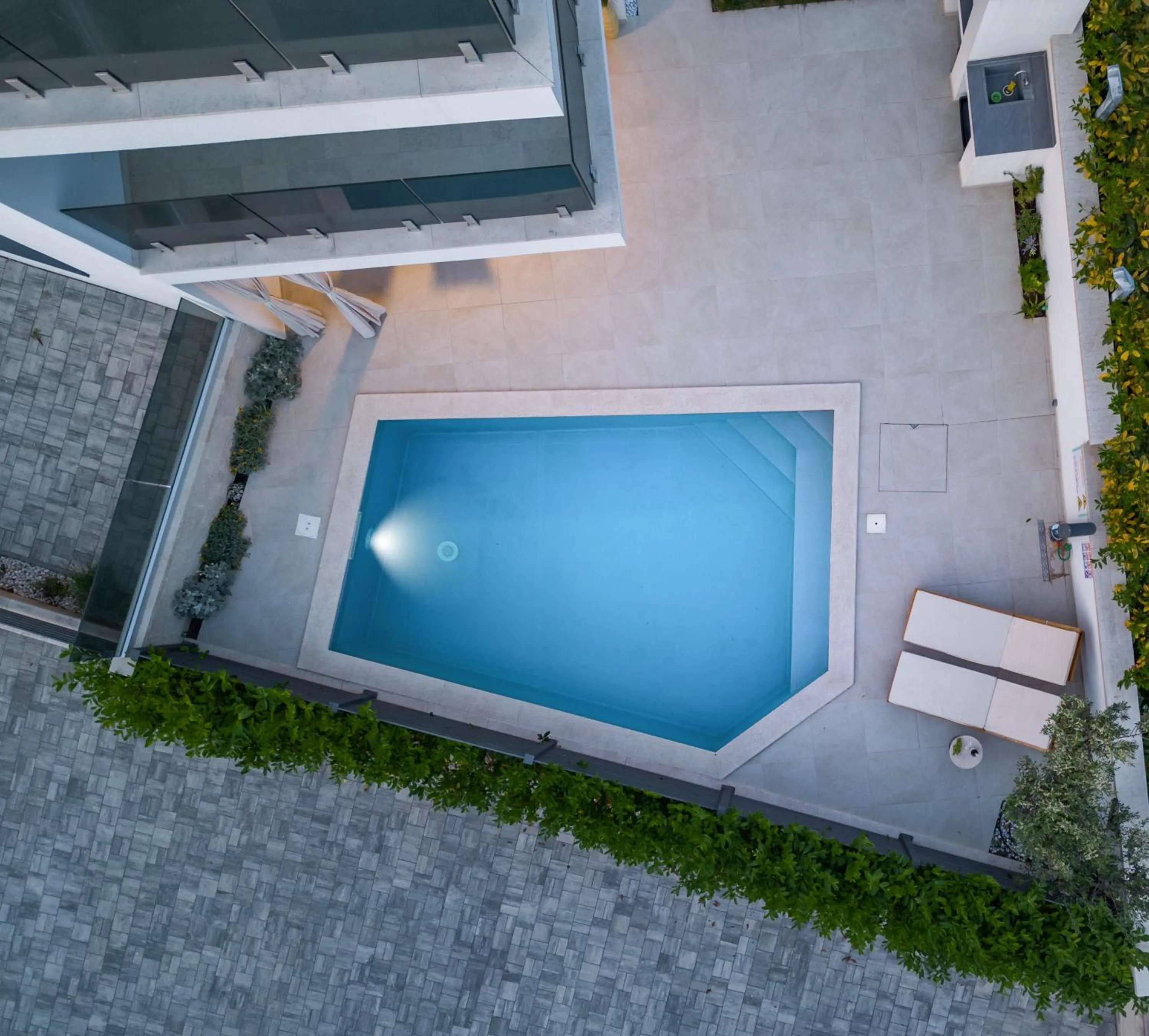 Luxury apartment Marco Polo with a private swimming pool with salt sea water