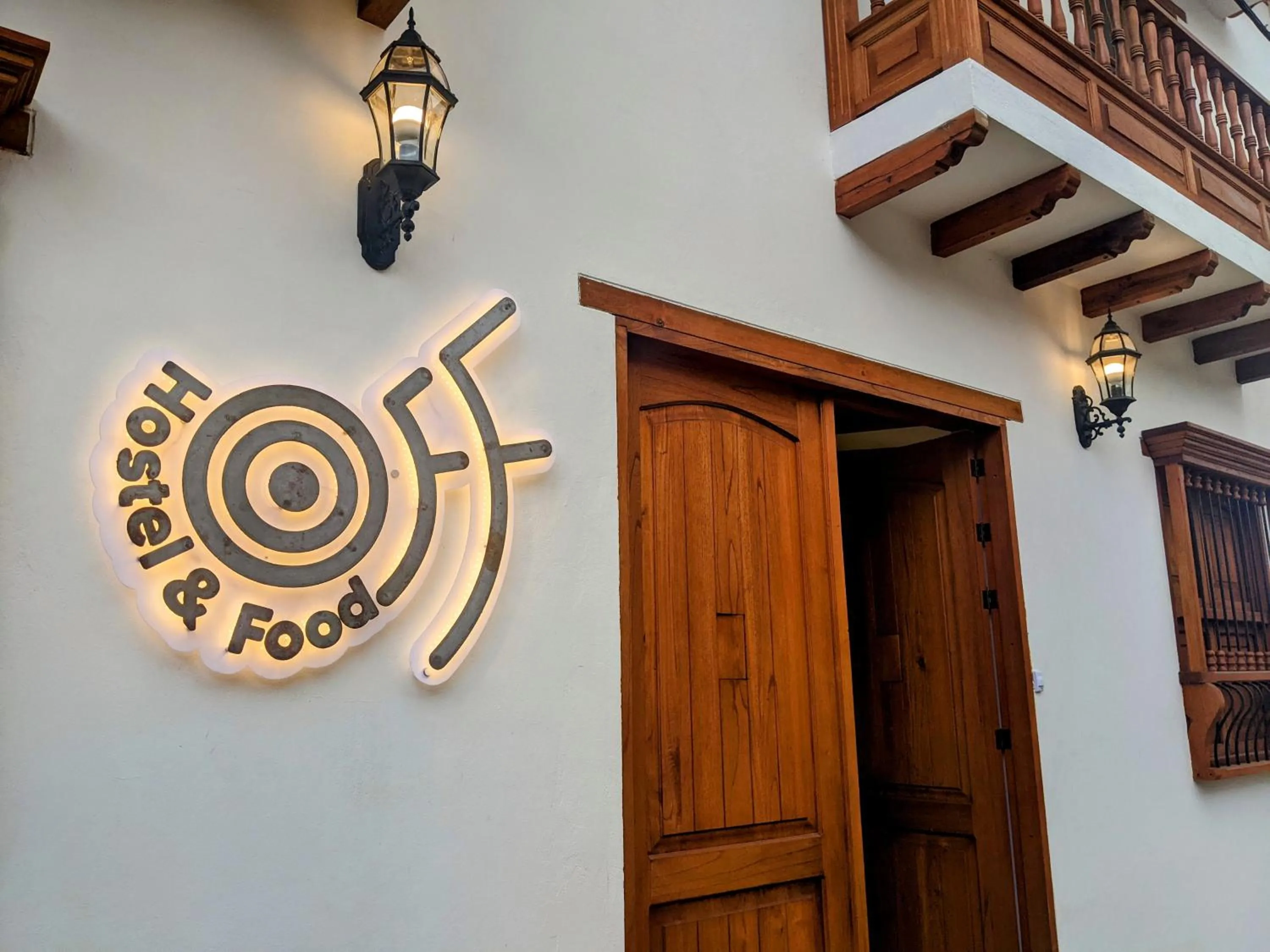 Facade/entrance in OFF HOSTEL