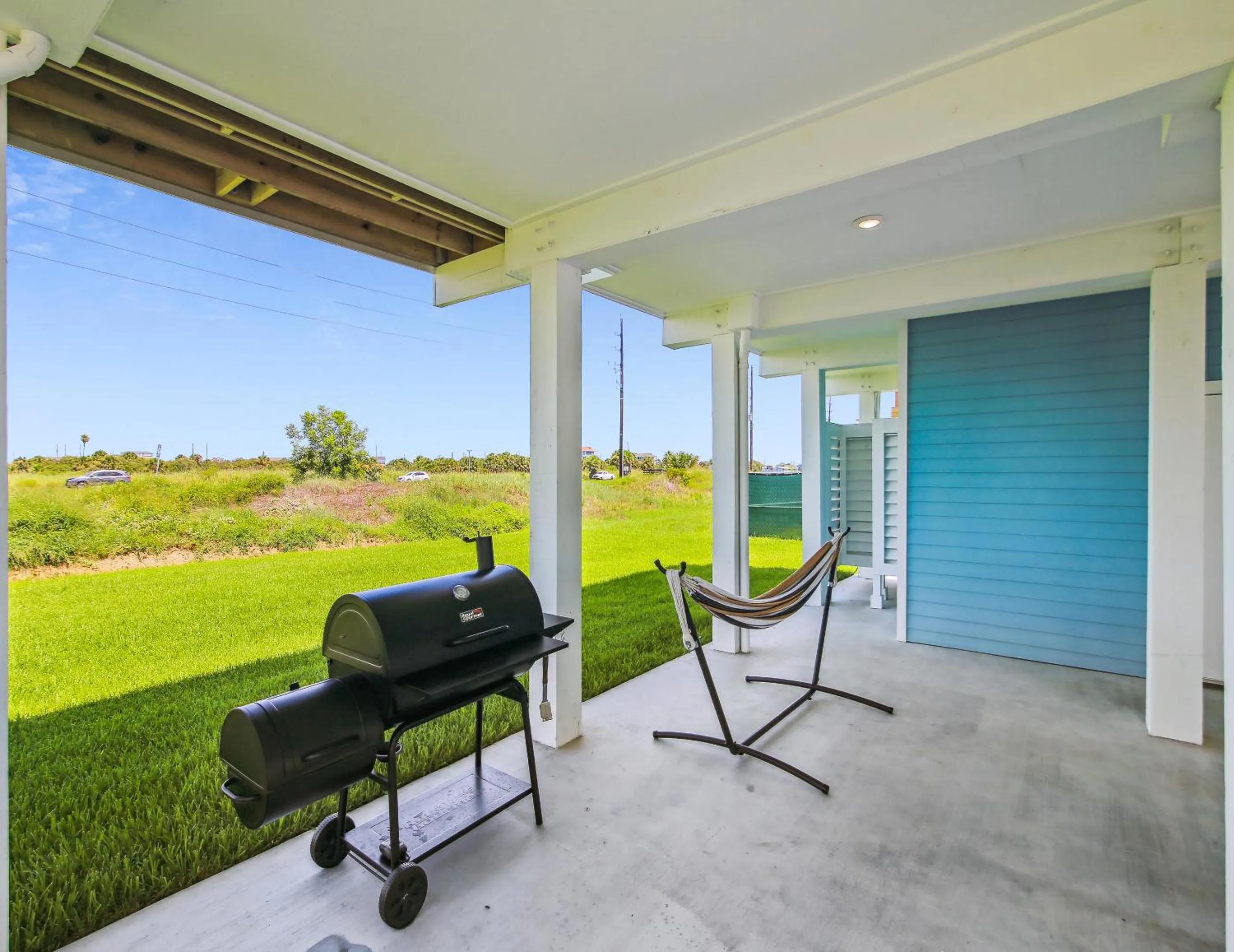 Property building in Pearl of the Sea