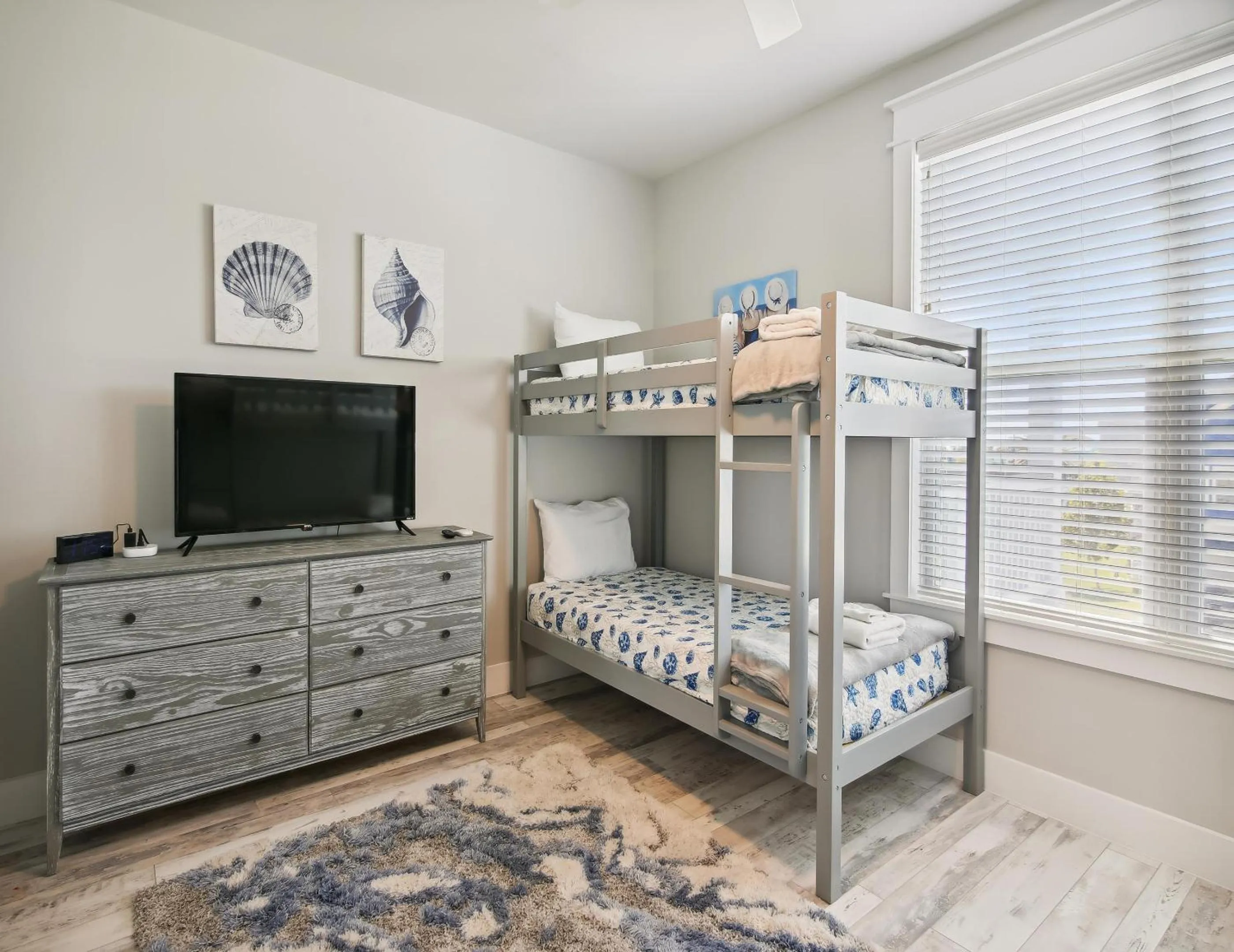 Property building, Bed in Pearl of the Sea