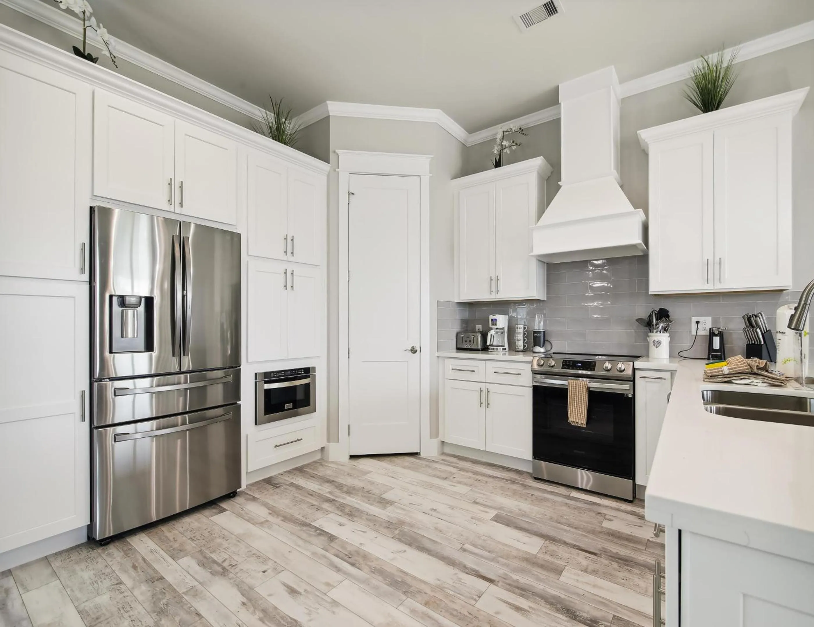 Property building in Pearl of the Sea