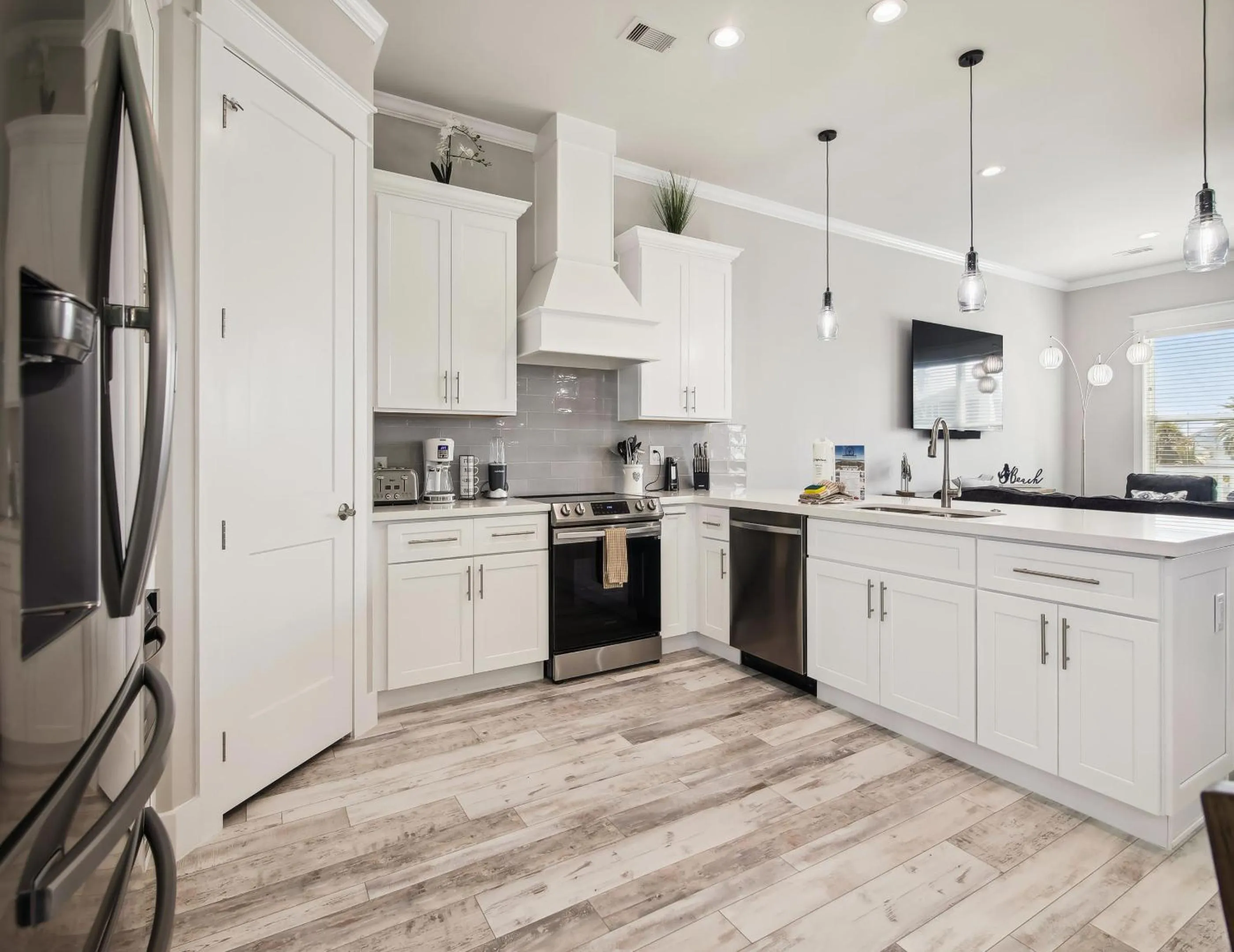 Property building in Pearl of the Sea