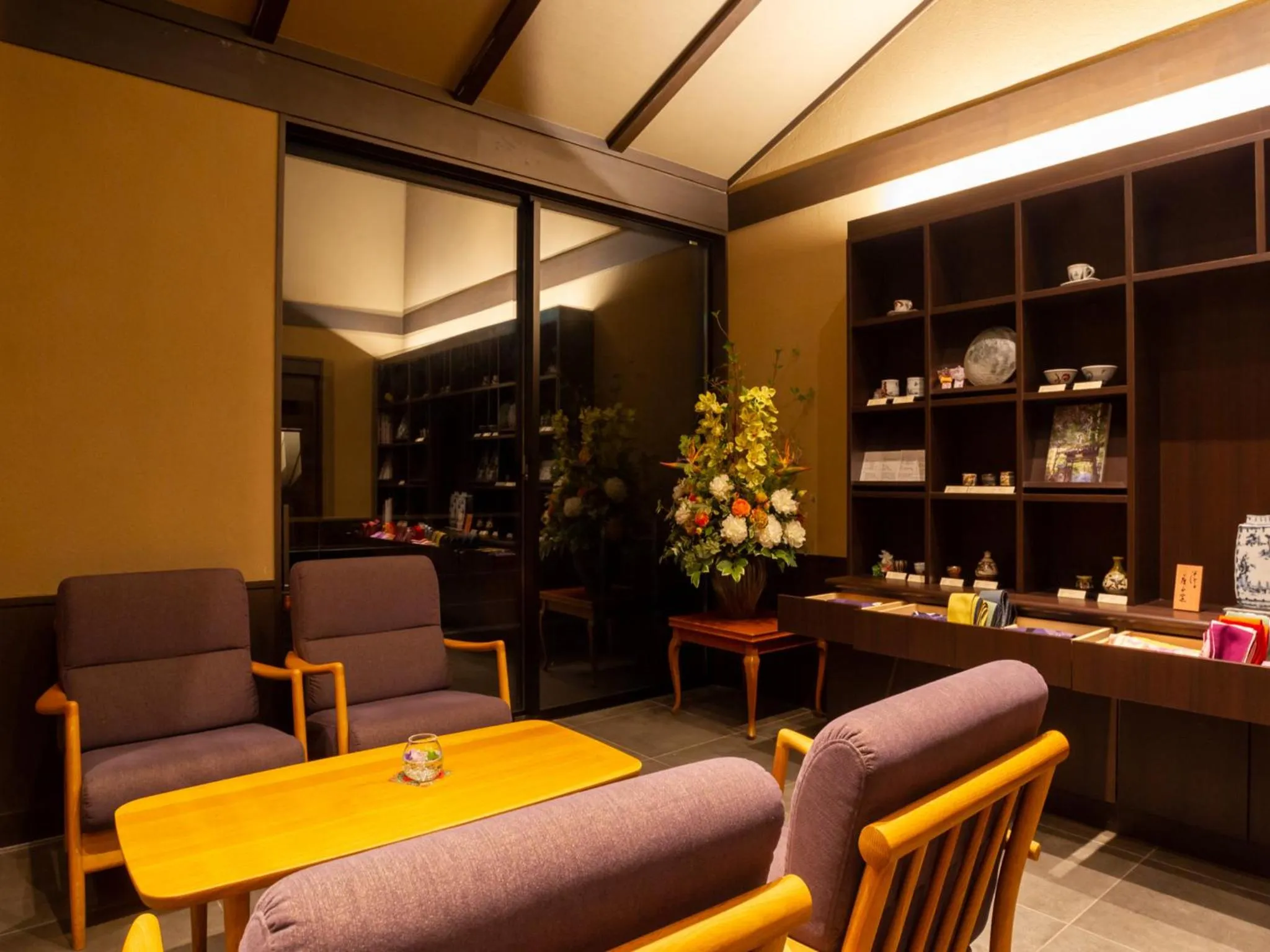 Area and facilities in Tsukiyominoza