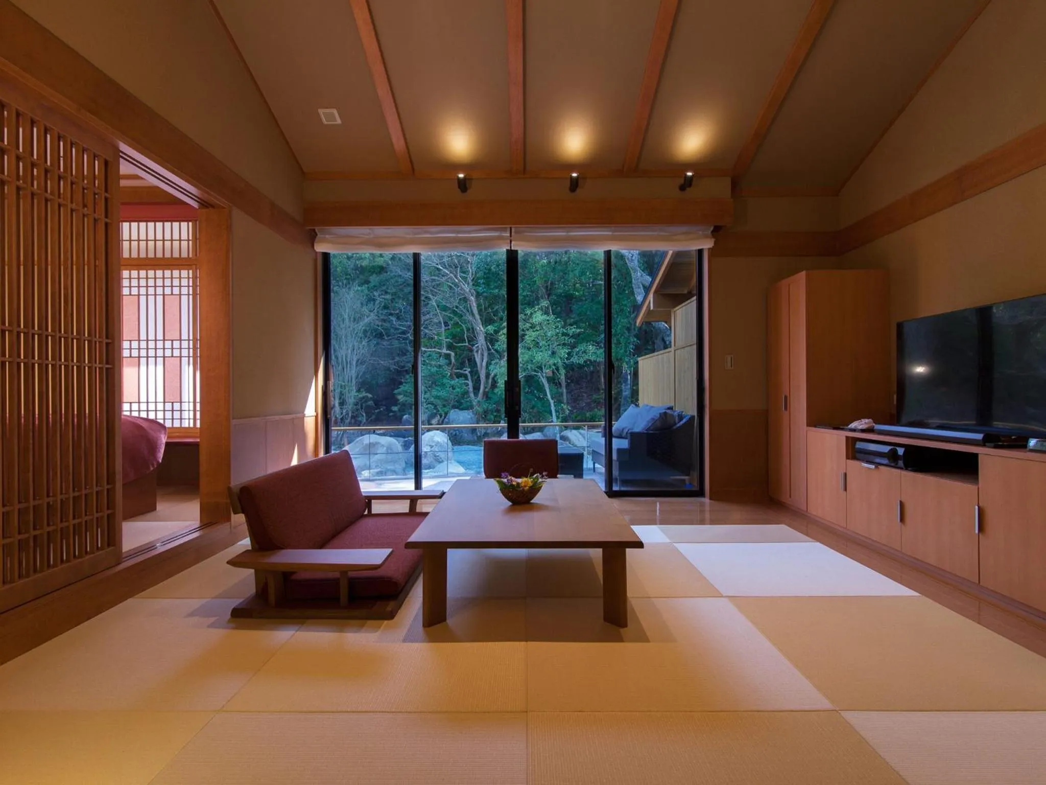 Photo of the whole room in Tsukiyominoza