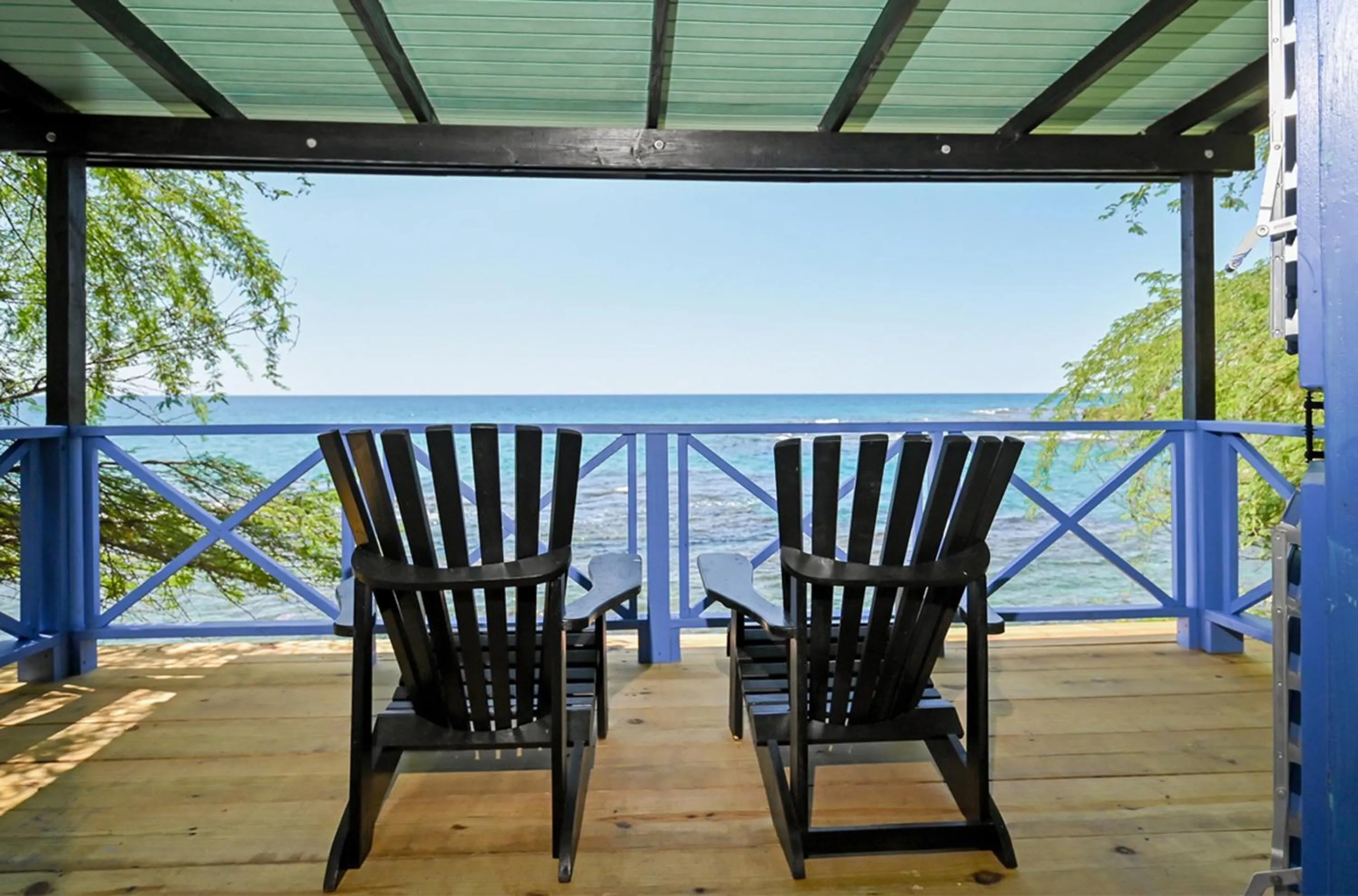 Balcony/Terrace in Jakes Hotel