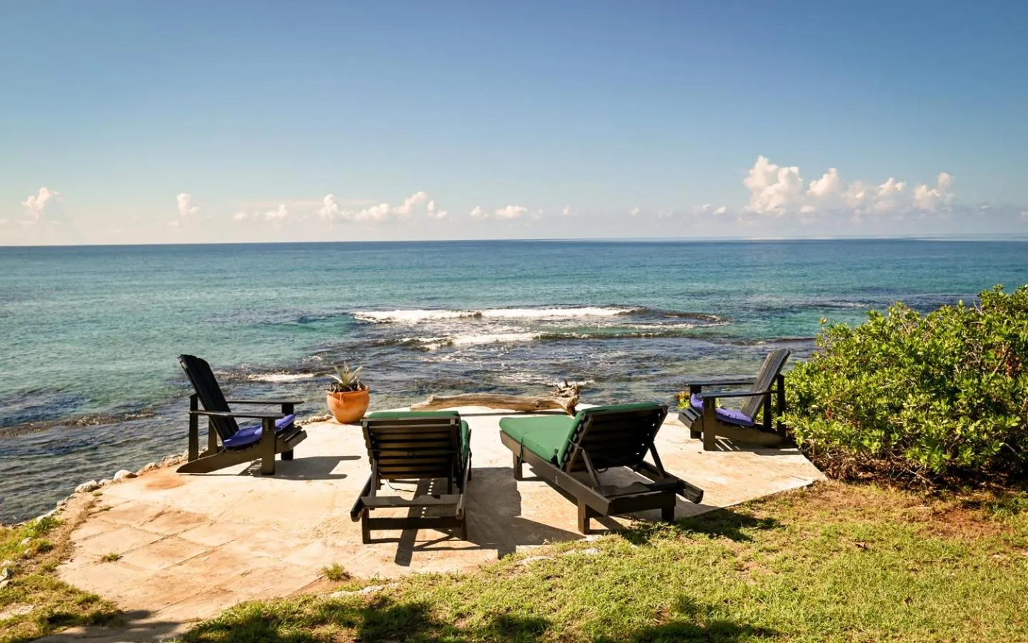 Sea view in Jakes Hotel