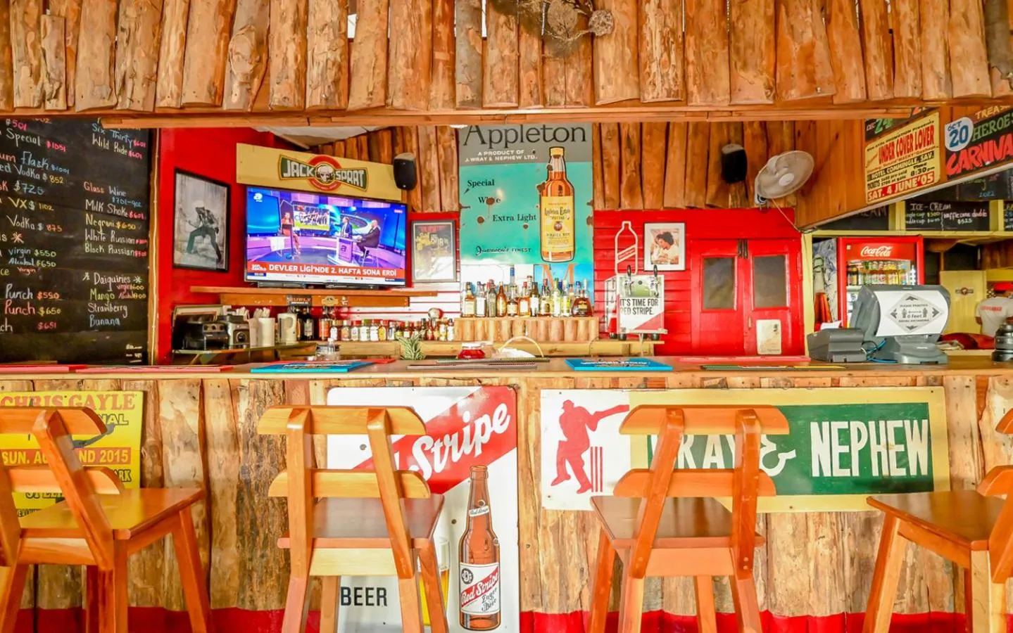 Restaurant/places to eat in Jakes Hotel