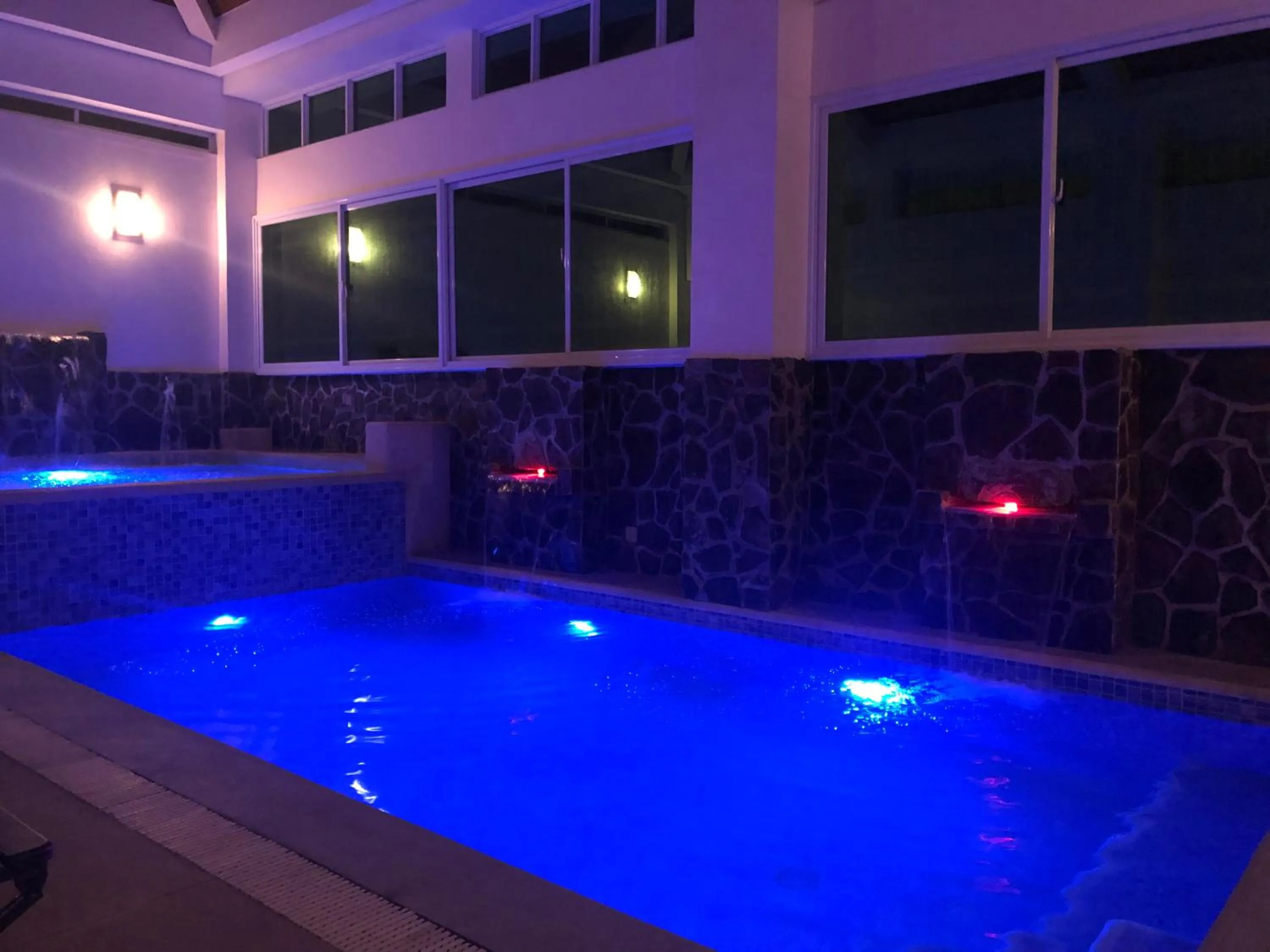 Swimming pool in Sarita Bed and Breakfast