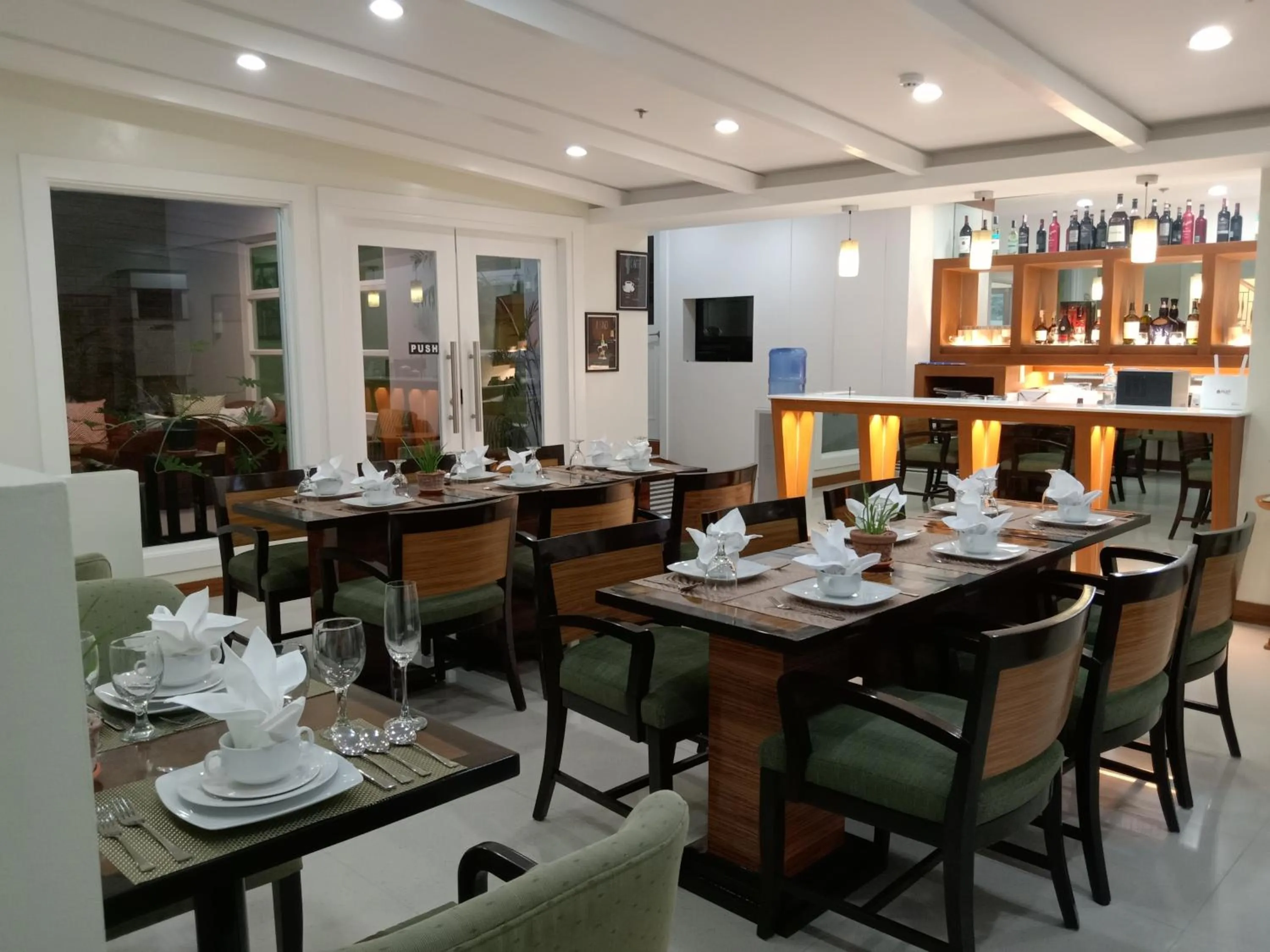 Restaurant/places to eat in Sarita Bed and Breakfast