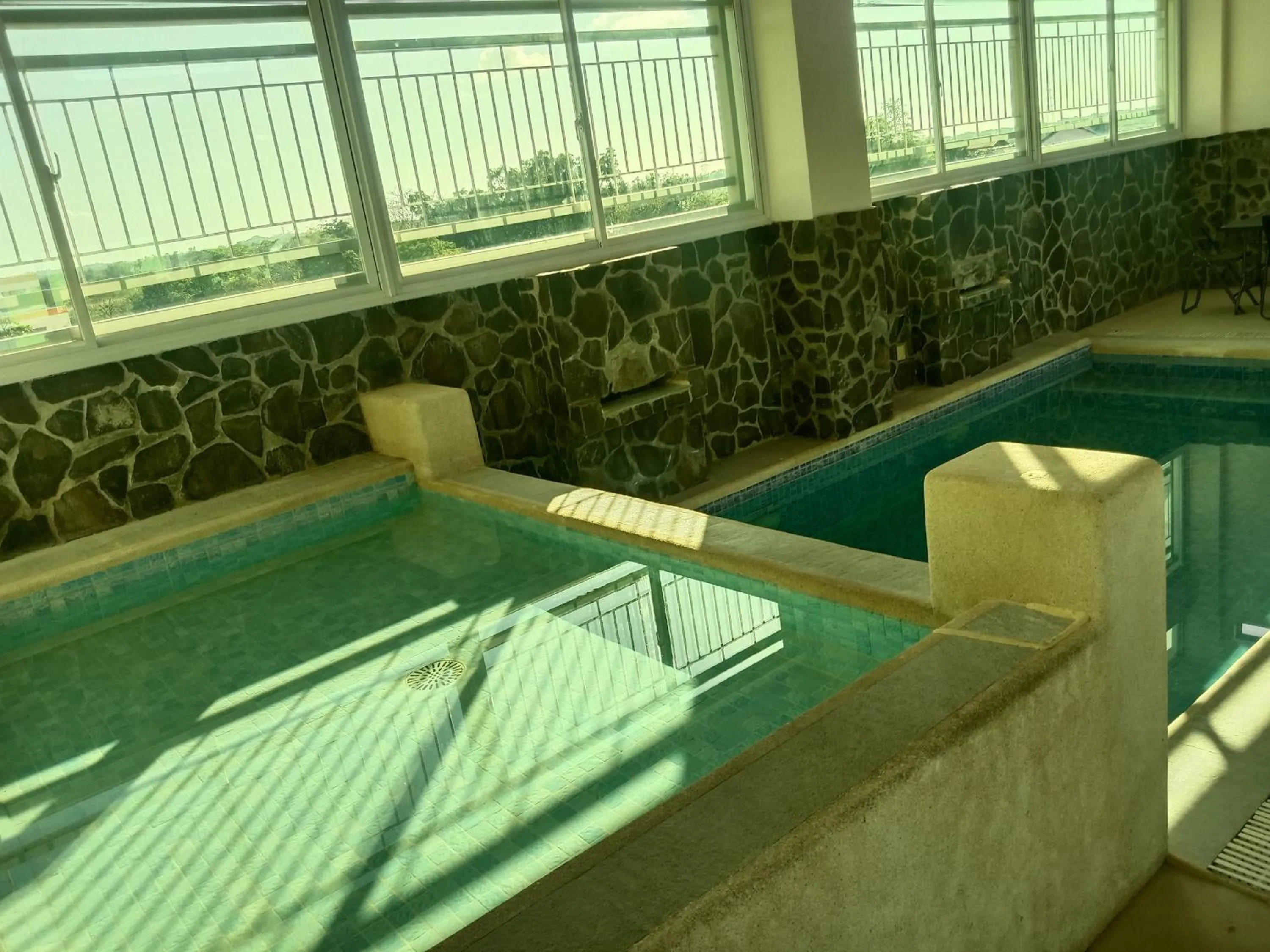 Swimming pool in Sarita Bed and Breakfast