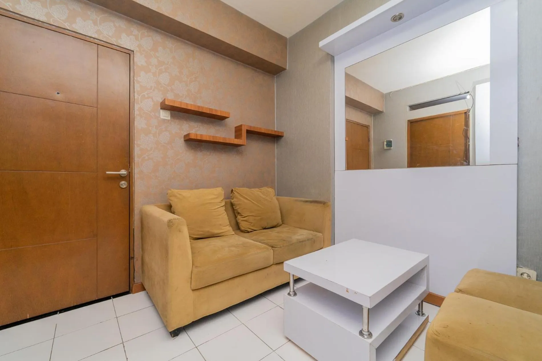 Living room in RedLiving Apartemen Gateway Cicadas - DB Room