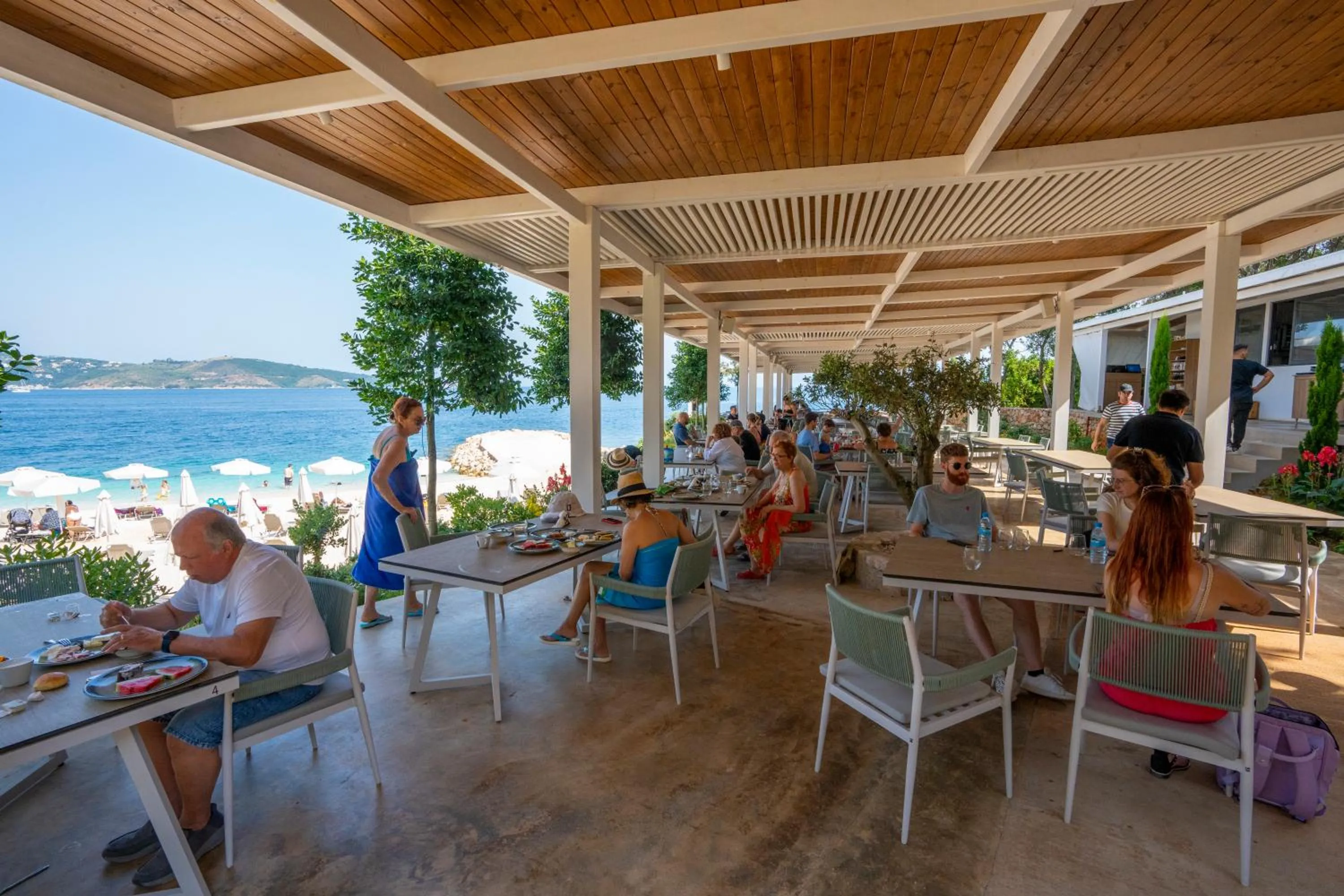 Restaurant/places to eat in Arameras Beach Resort