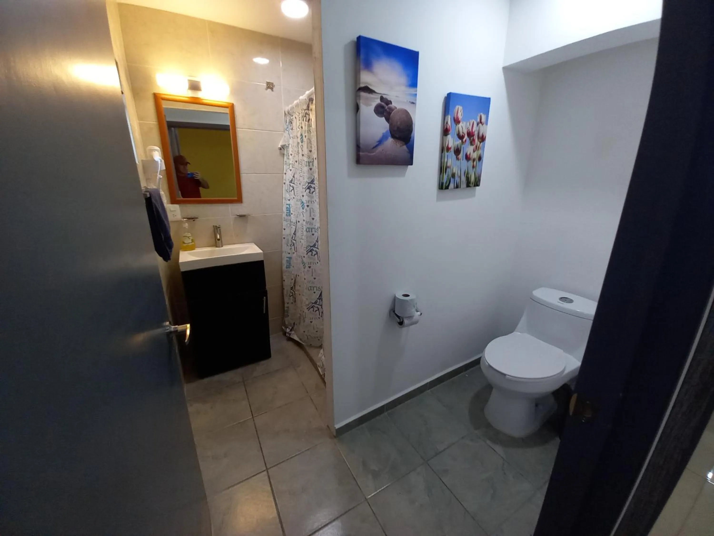 Shower in Capital O Tu Estancia