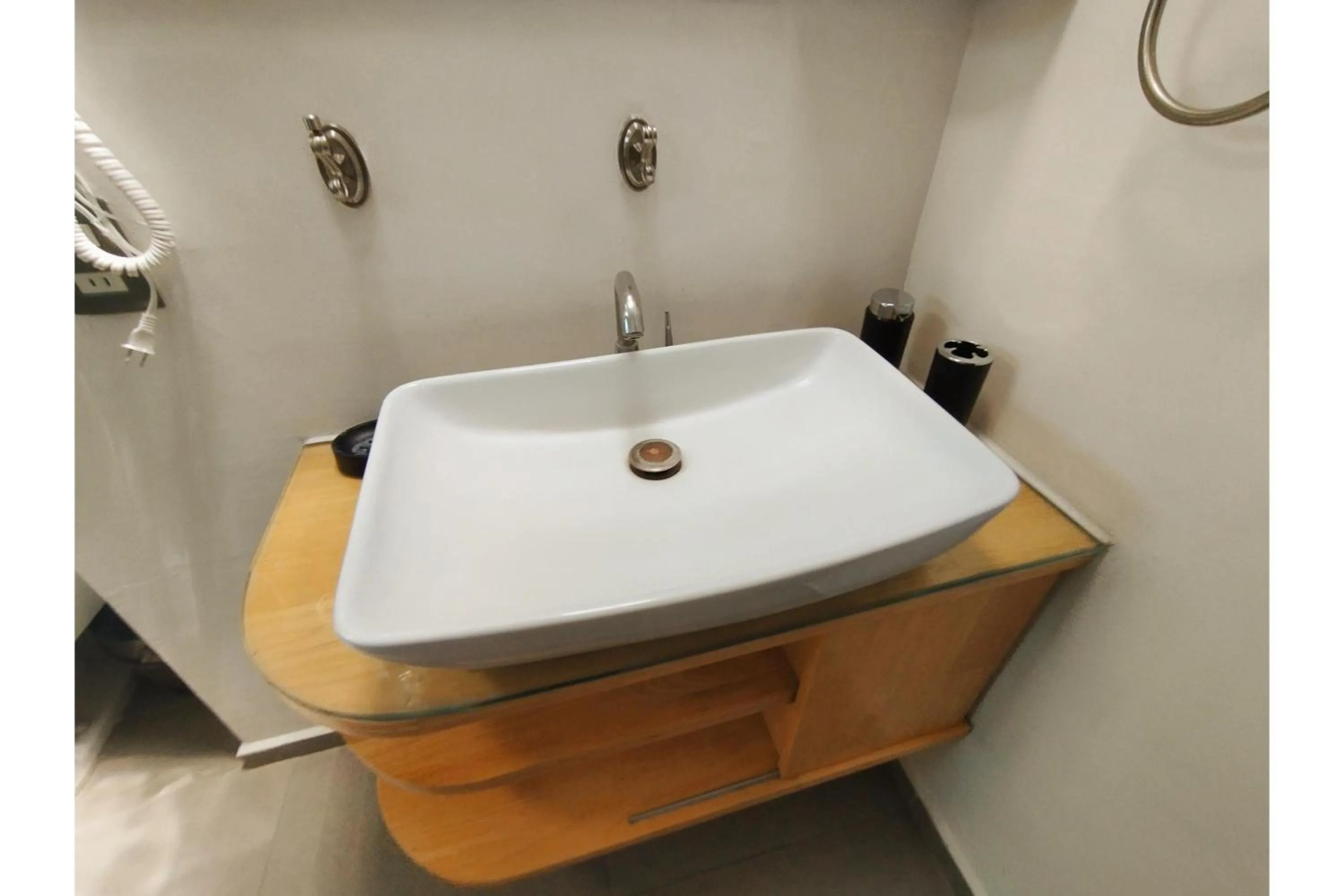 Bathroom in Capital O Tu Estancia