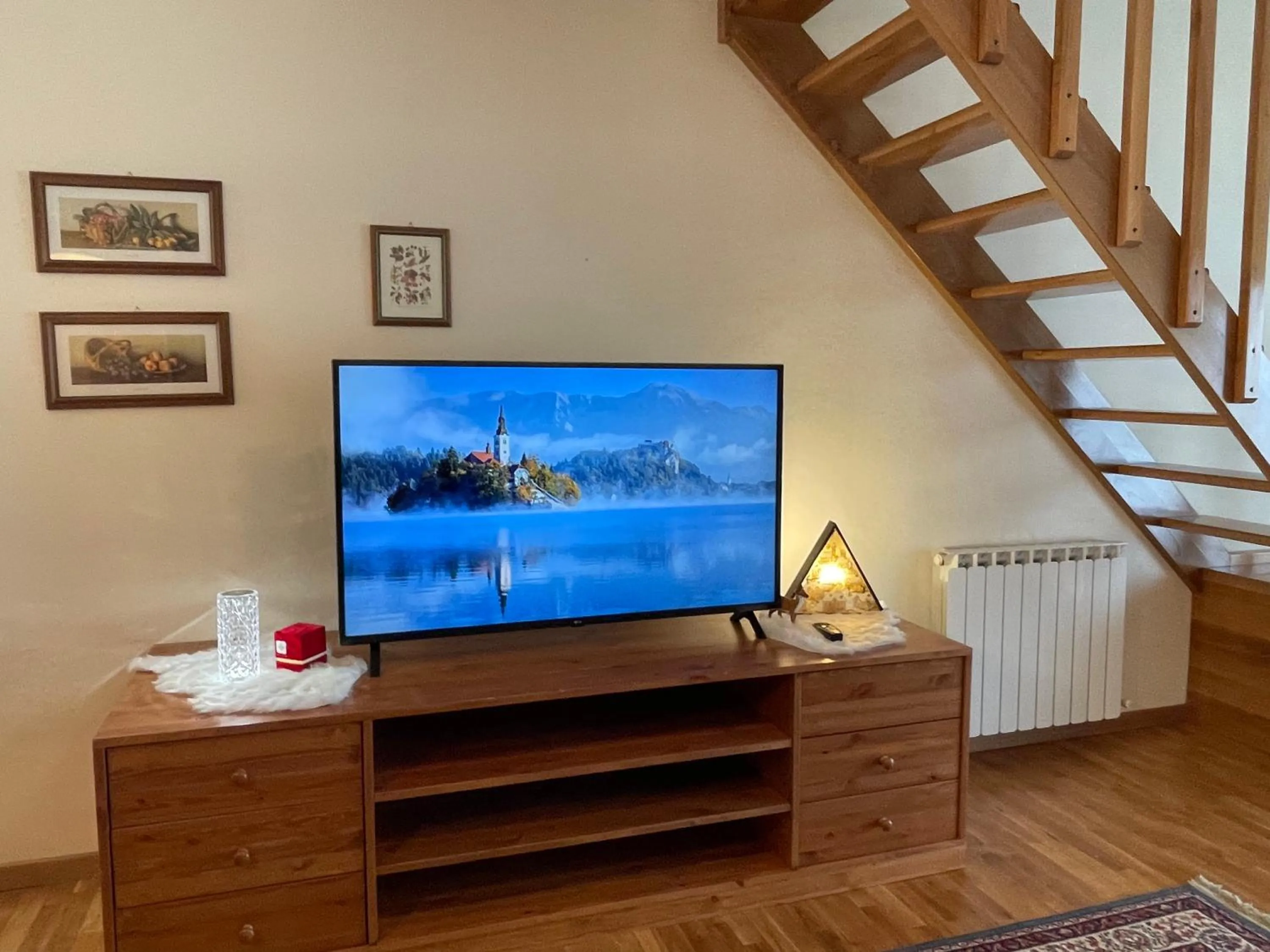 TV and multimedia in Residenza Riva Wellness Apartment Spa