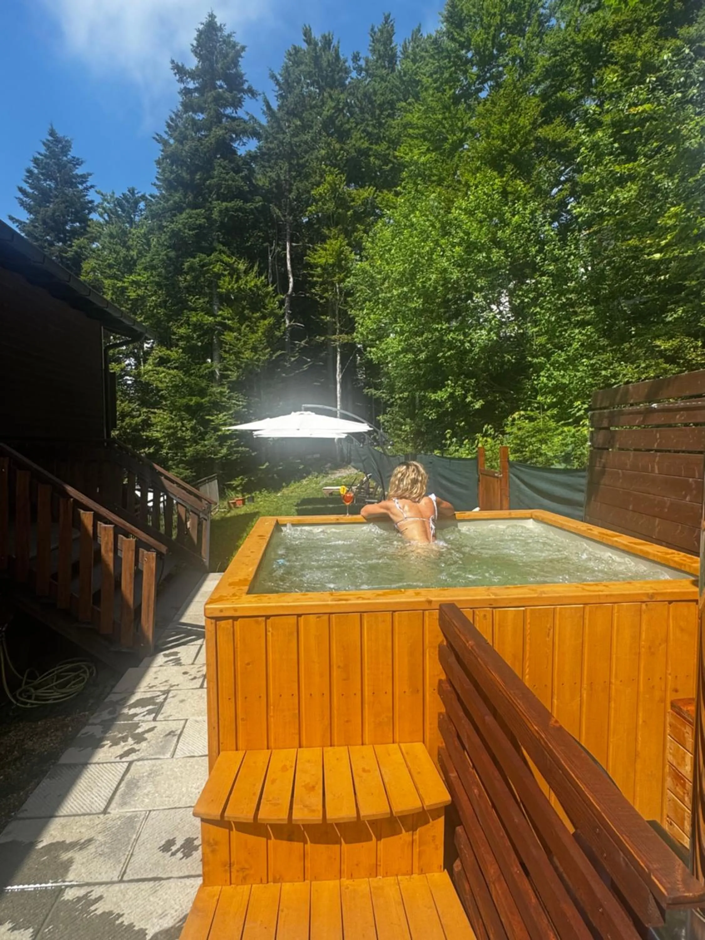 Hot Tub in Residenza Riva Wellness Apartment Spa