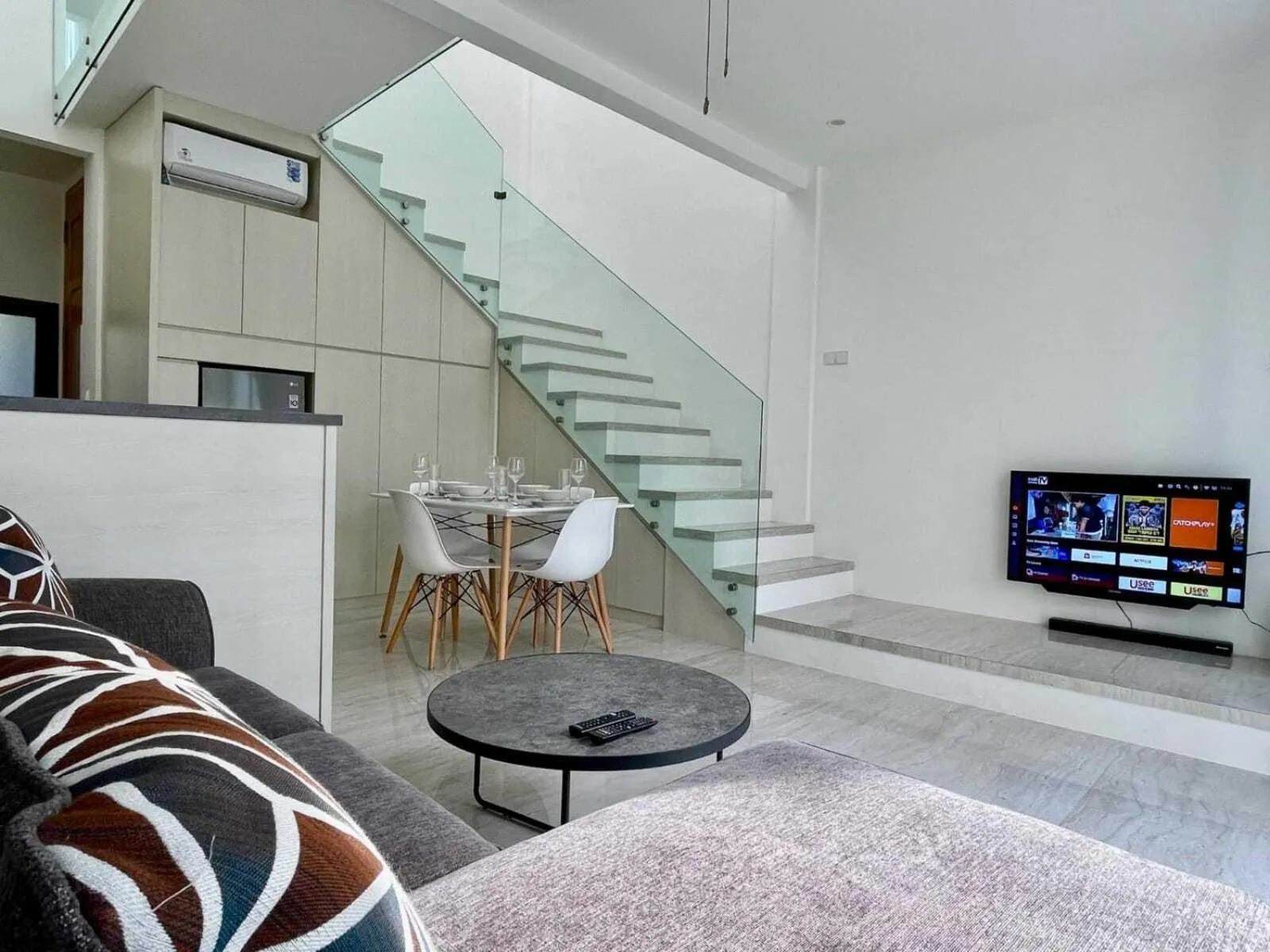 TV and multimedia in De Residence Pangandaran by Mabano Estates