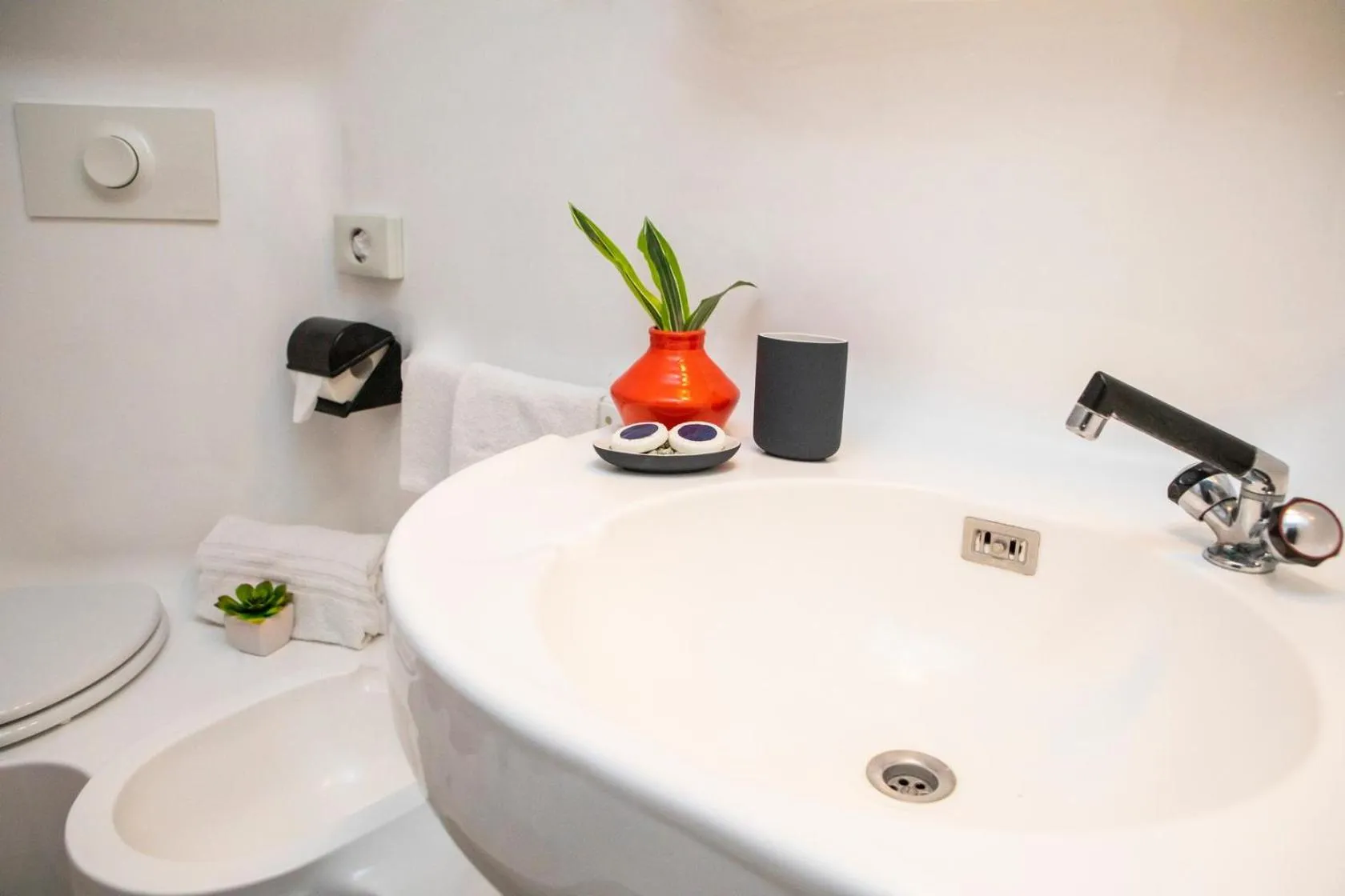 Bathroom in Hotel Milano Pool & Garden