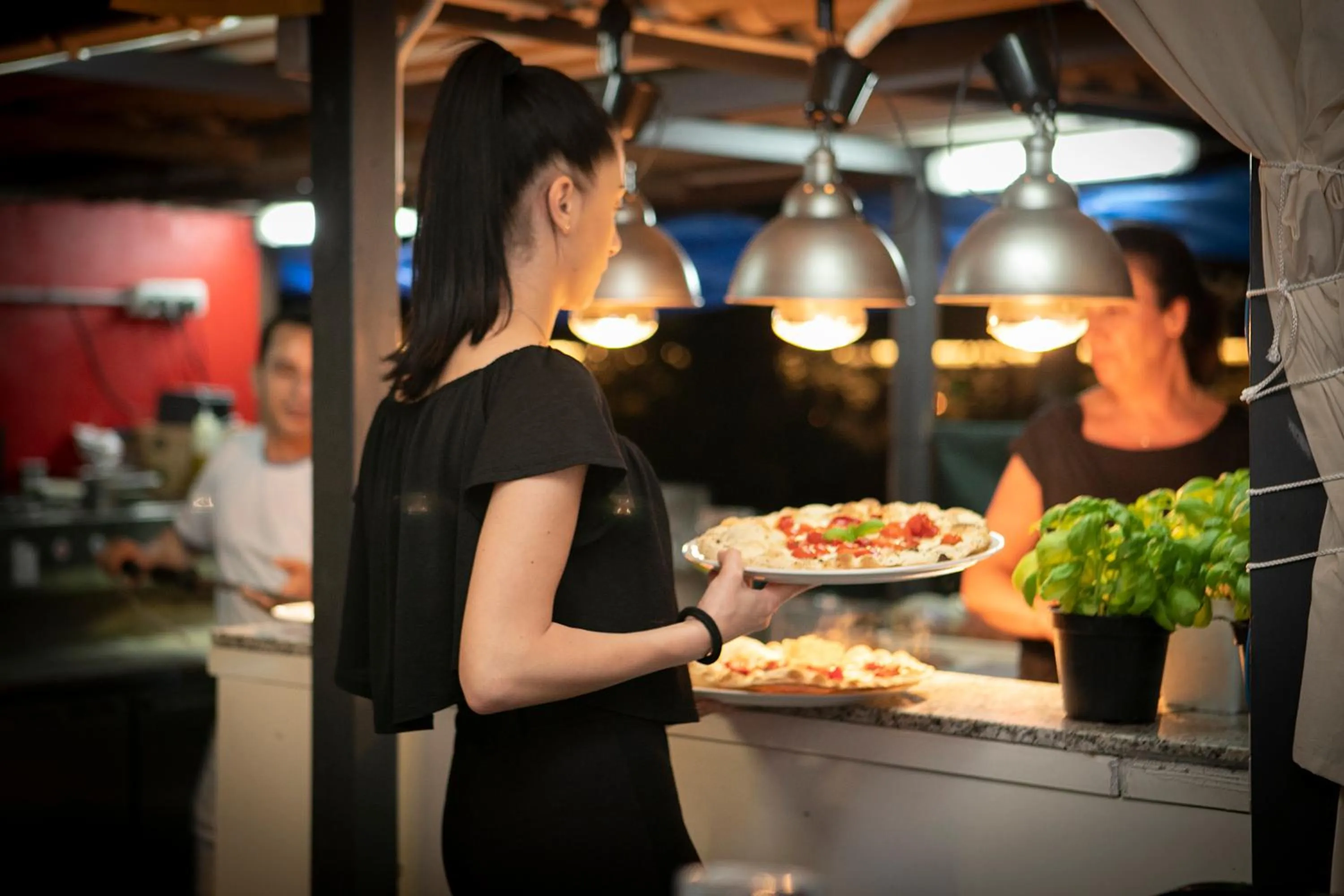 Restaurant/places to eat in Hotel Milano Pool & Garden