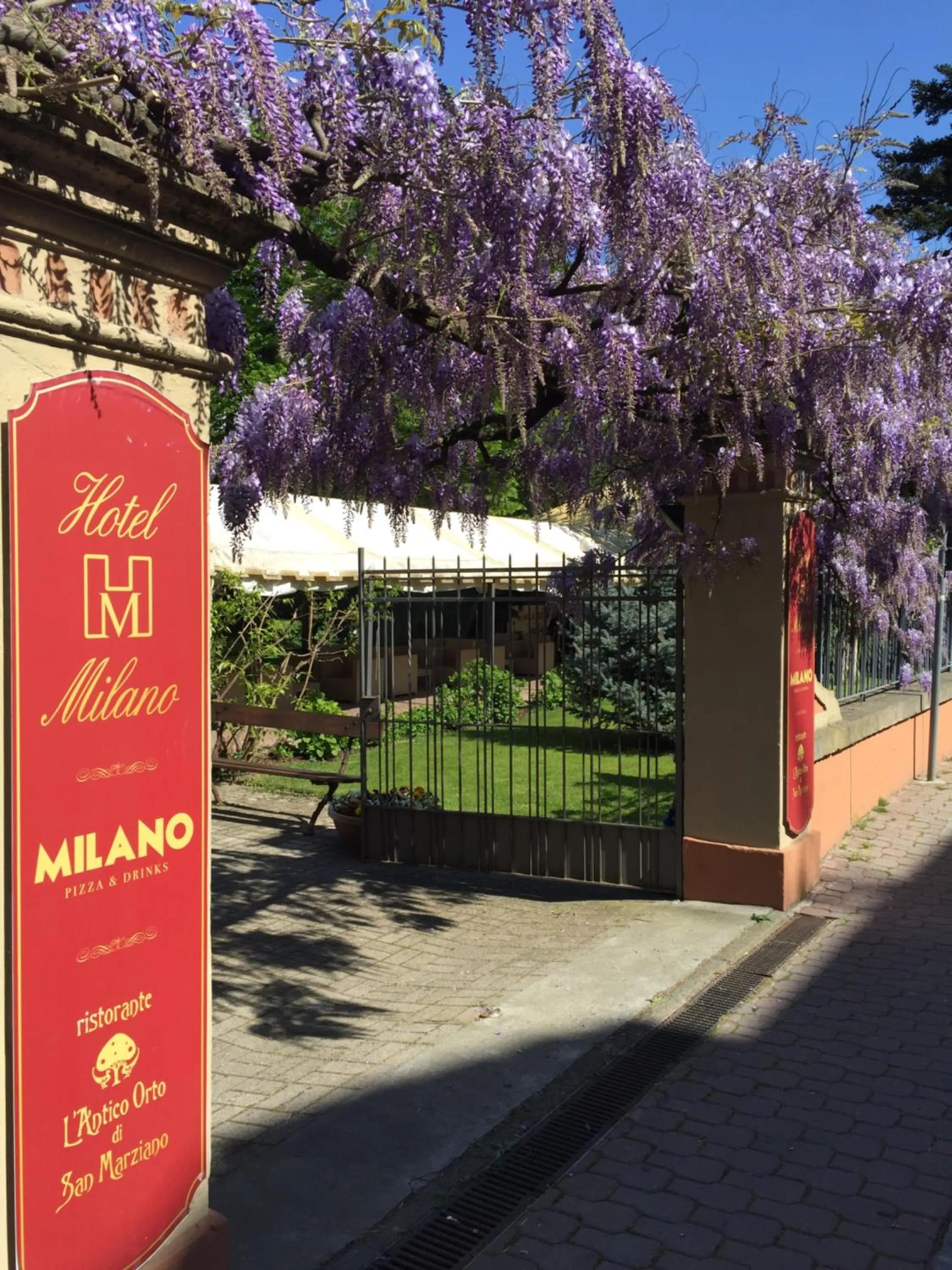 Facade/entrance in Hotel Milano Pool & Garden