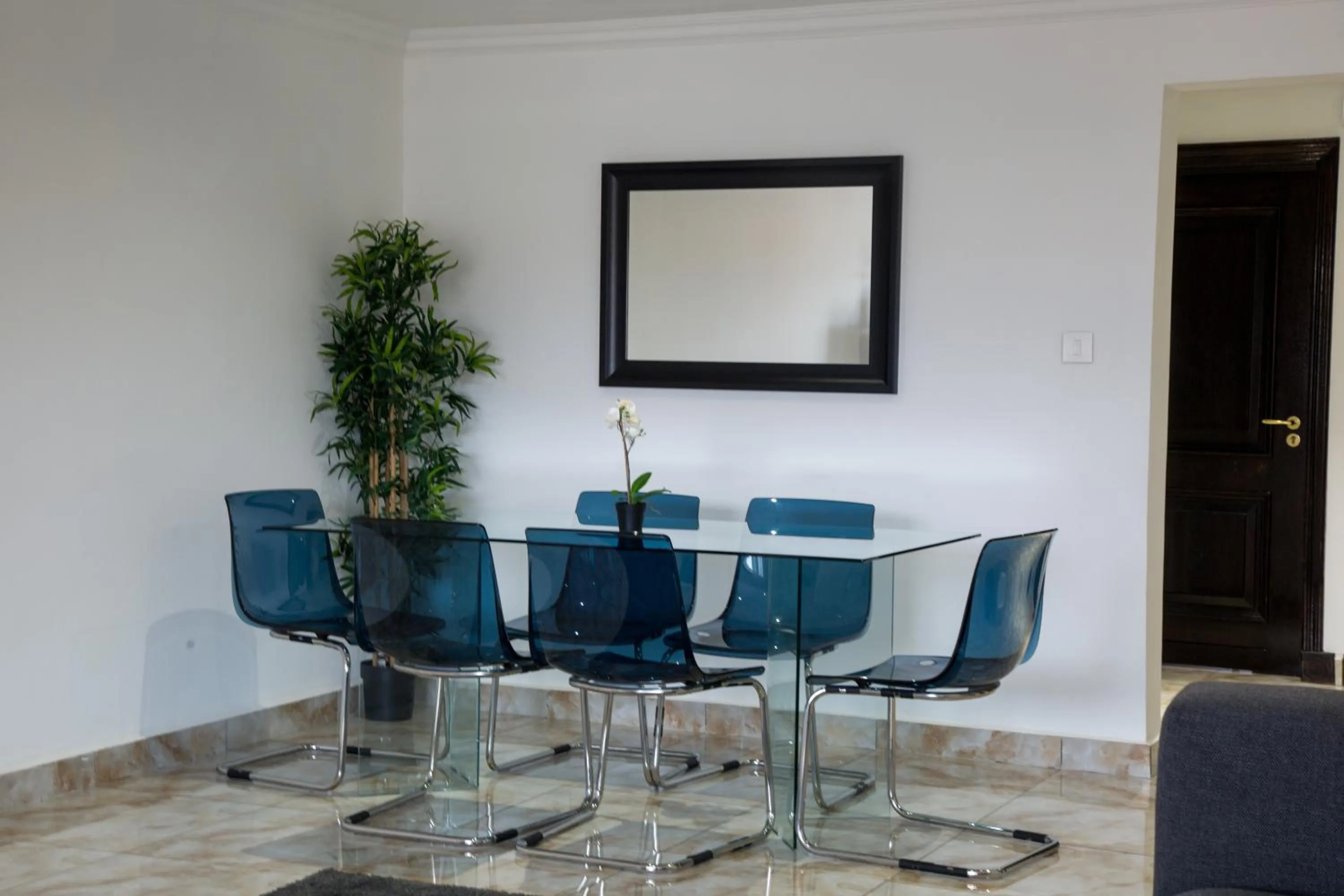 Dining area in WDC APARTHOTEL - BUEA
