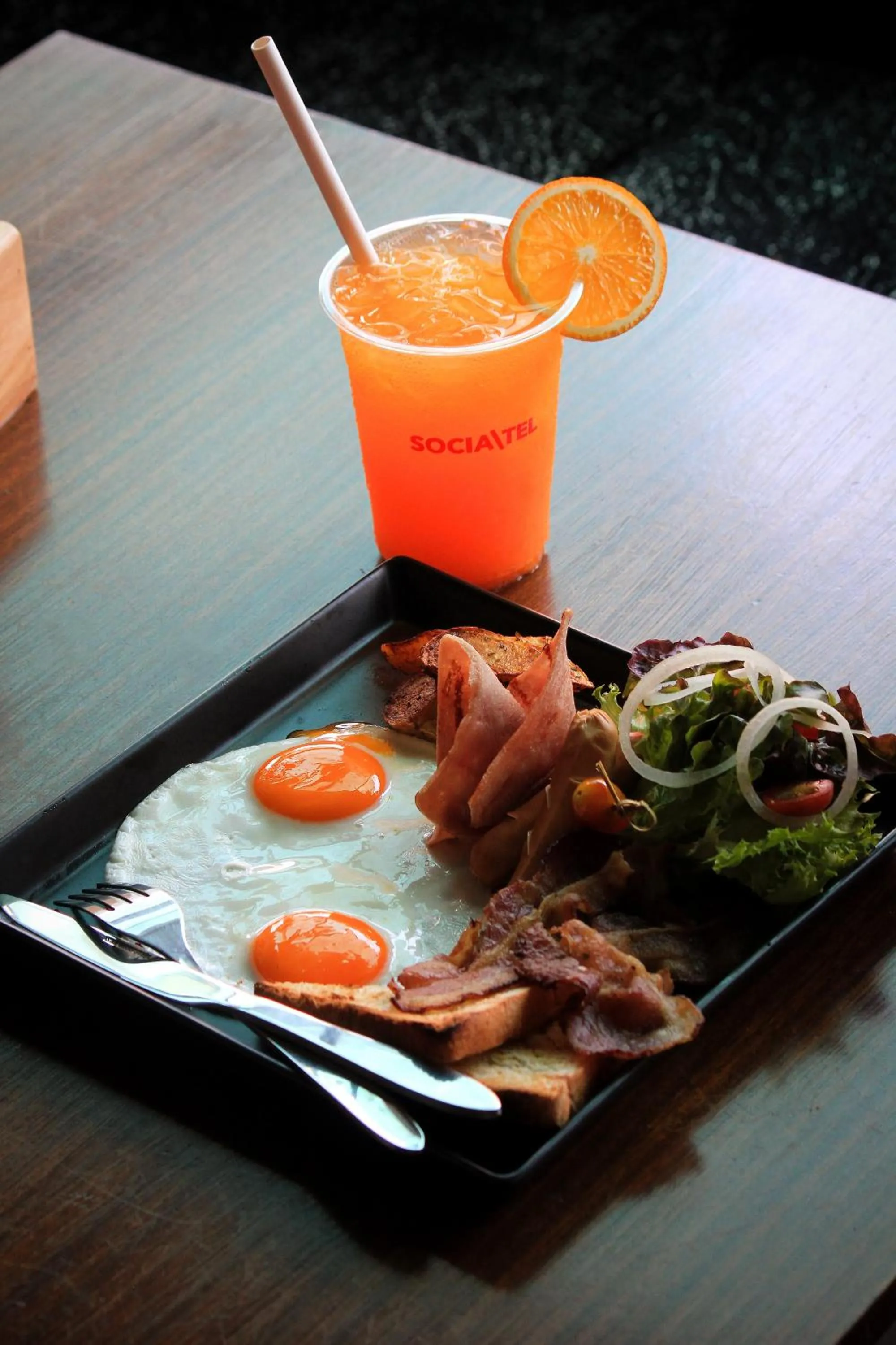 Food and drinks in SocialTel Koh Samui