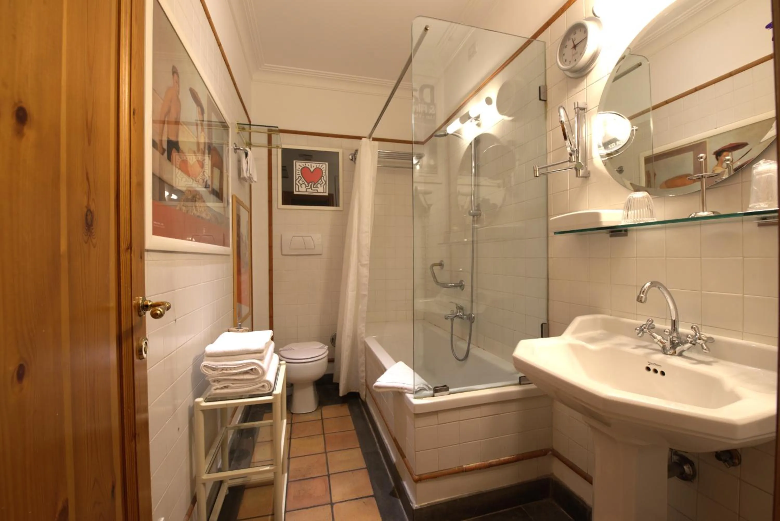 Shower in Hotel Locanda Cairoli