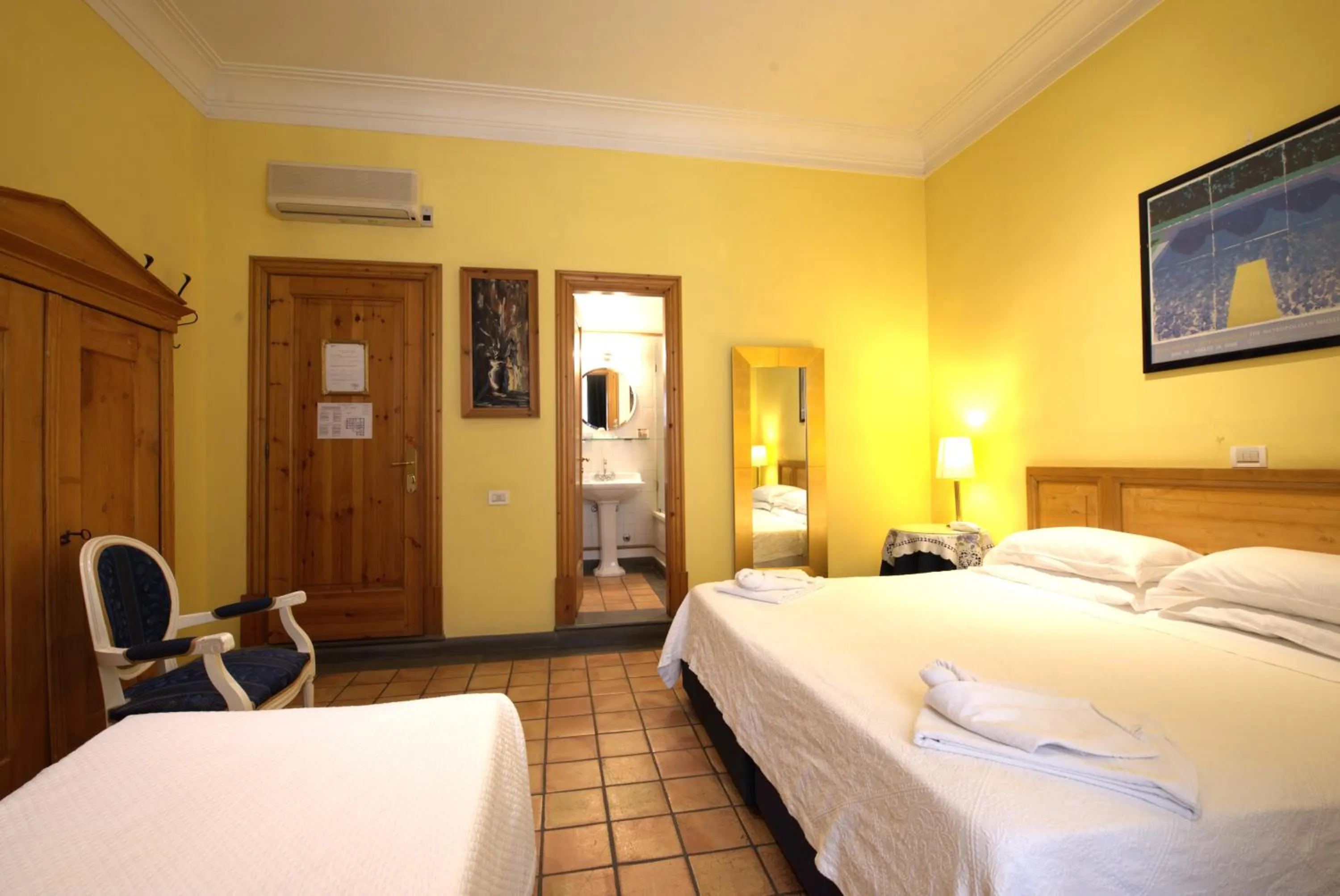 Bed in Hotel Locanda Cairoli