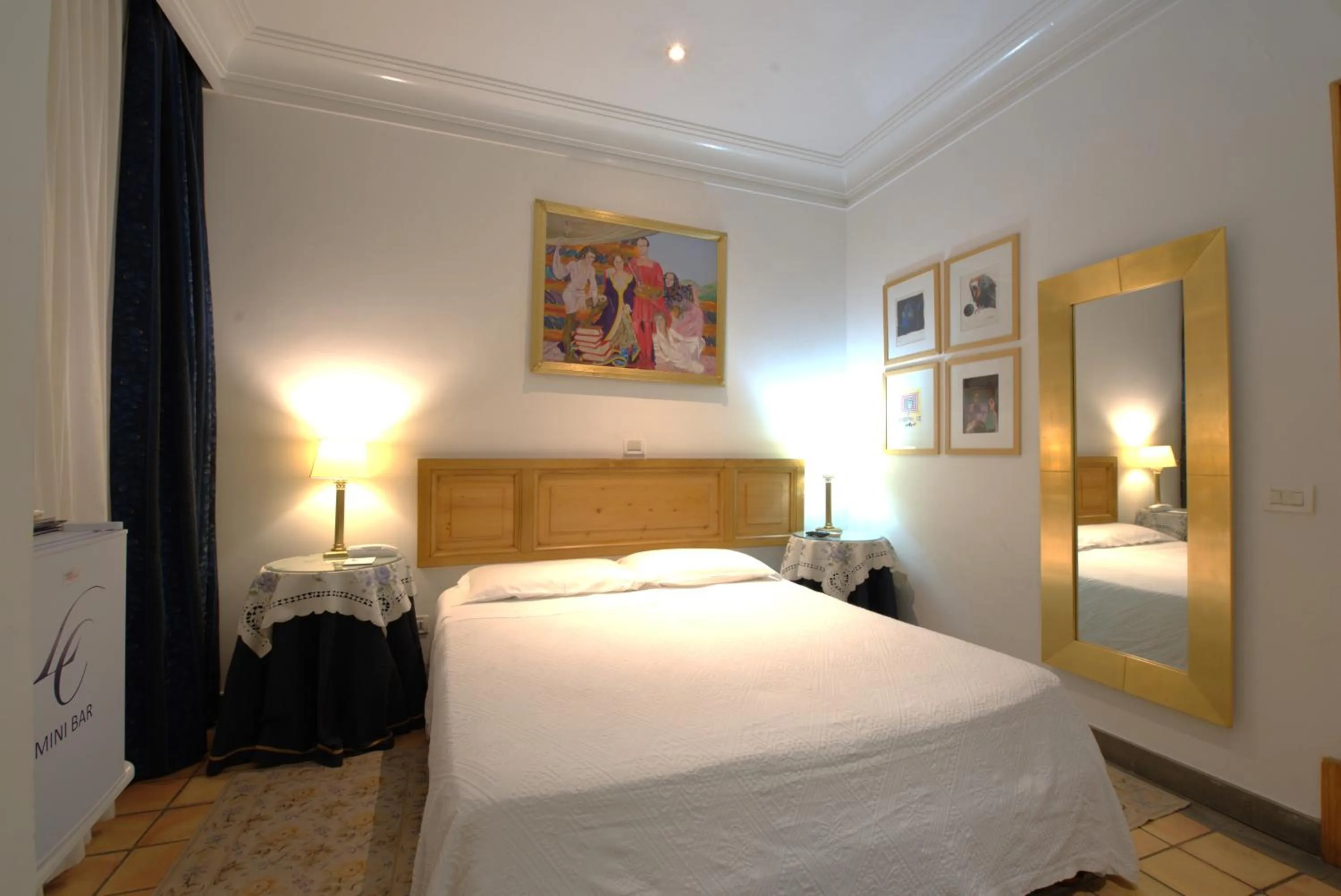 Bed in Hotel Locanda Cairoli