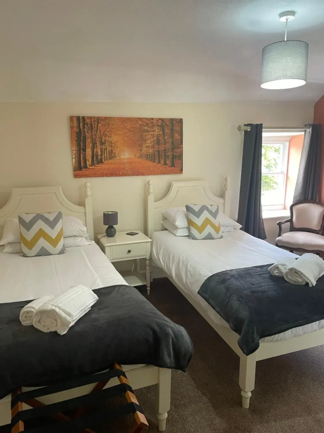 Twin Room with Shower in The Foresters Arms Twin Room with Shower in The Foresters Arms