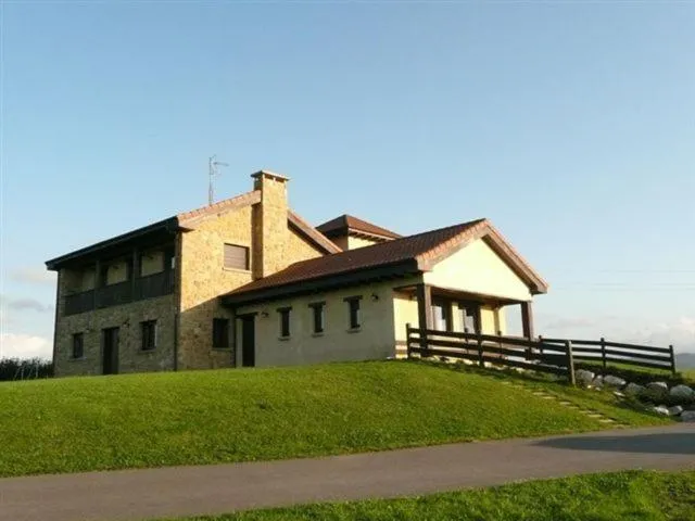 Property building in La Casa de Orviz
