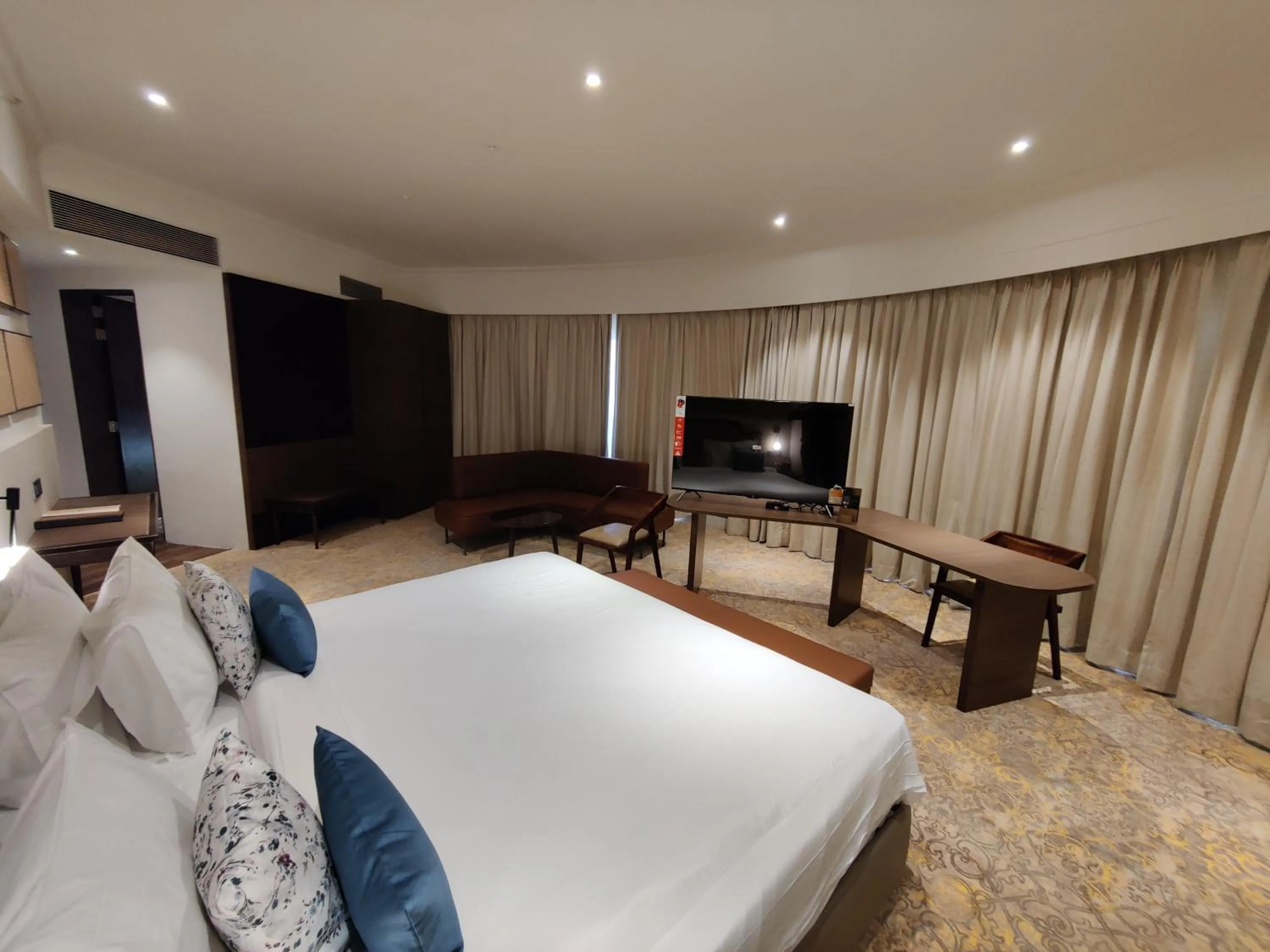 Bedroom, Bed in Bhanu The Fern Forest Resort & Spa, Jambughoda