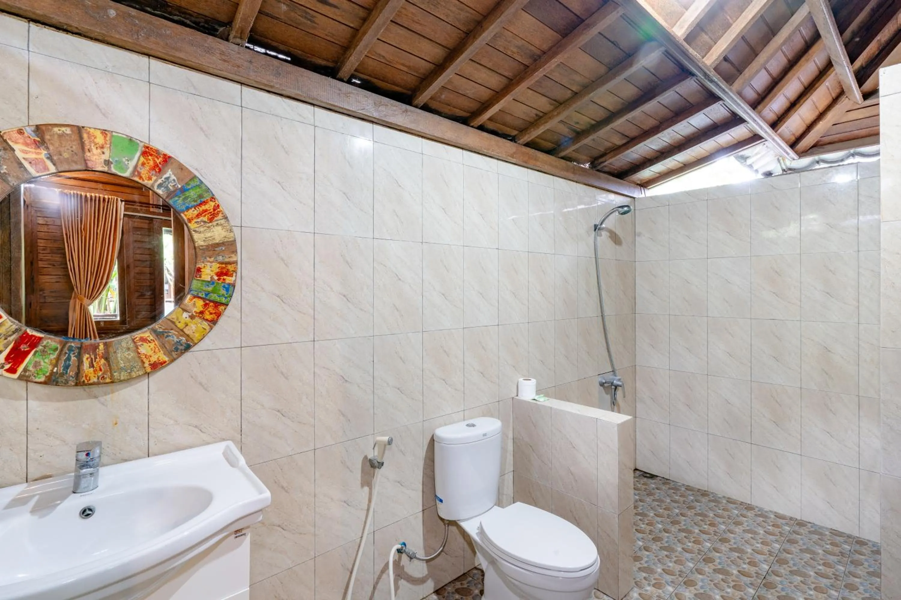 Toilet in Raira Villas Lembongan by ABM