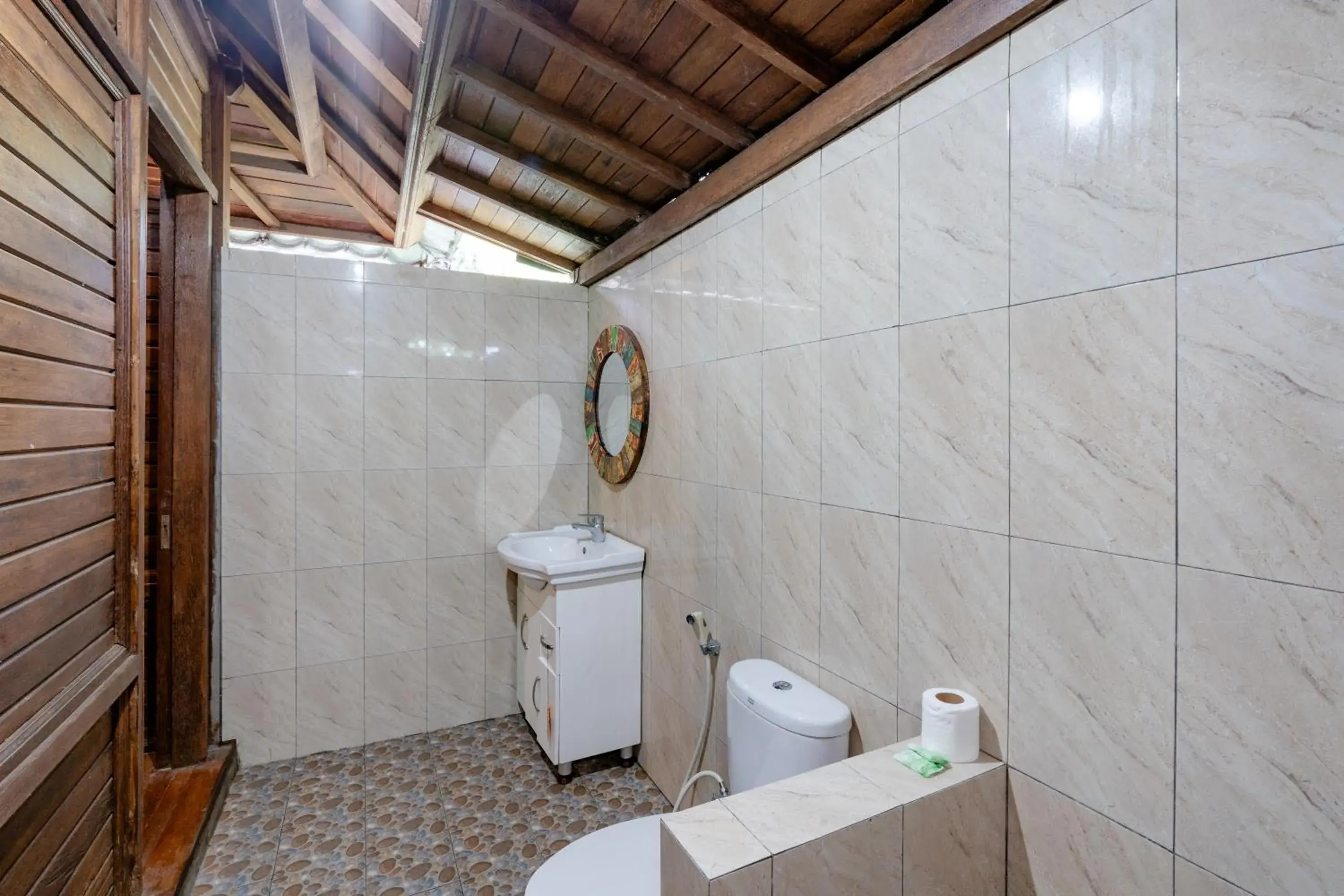 Wooden Bungalow Double in Raira Villas Lembongan by ABM Wooden Bungalow Double in Raira Villas Lembongan by ABM