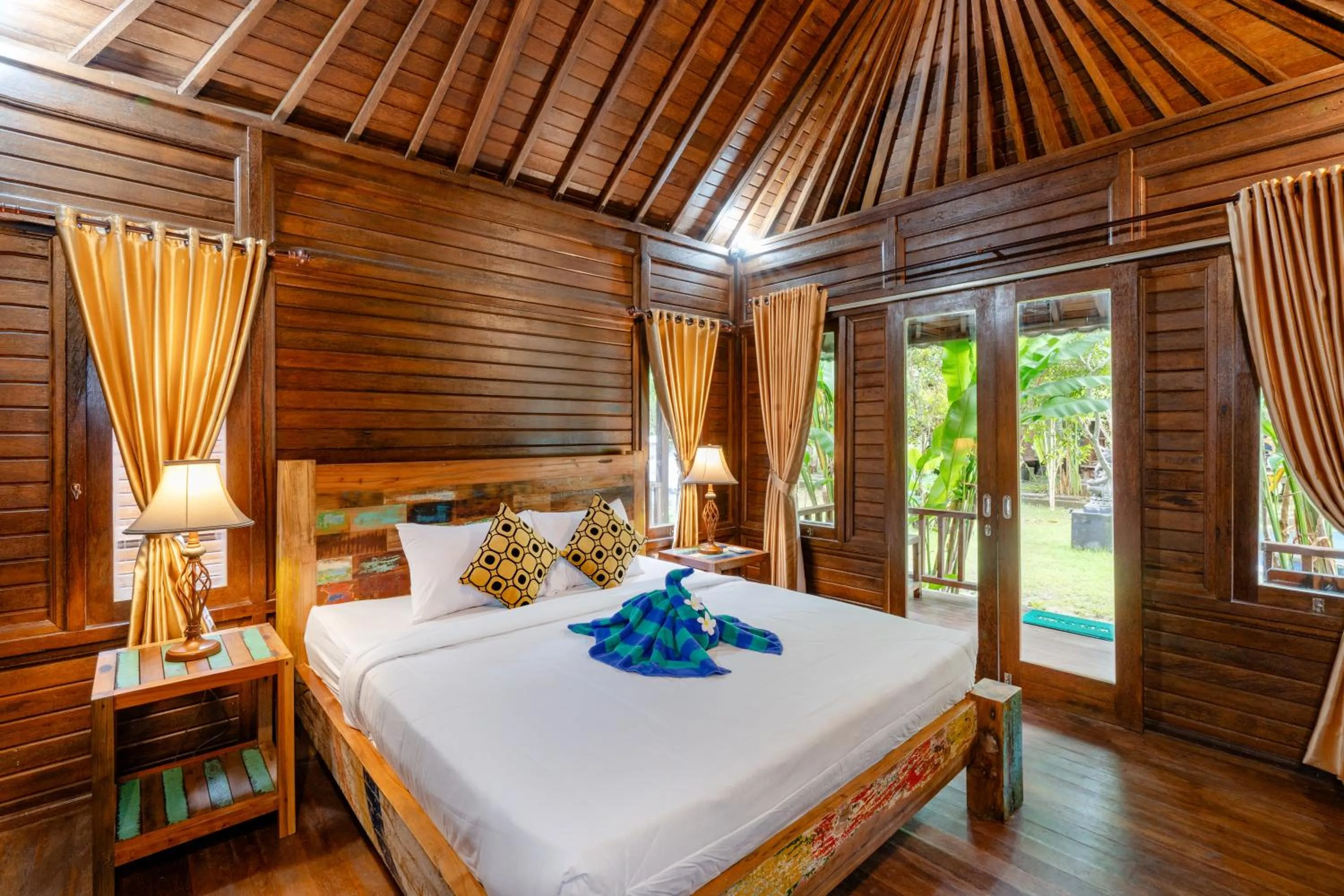 Bed in Raira Villas Lembongan by ABM