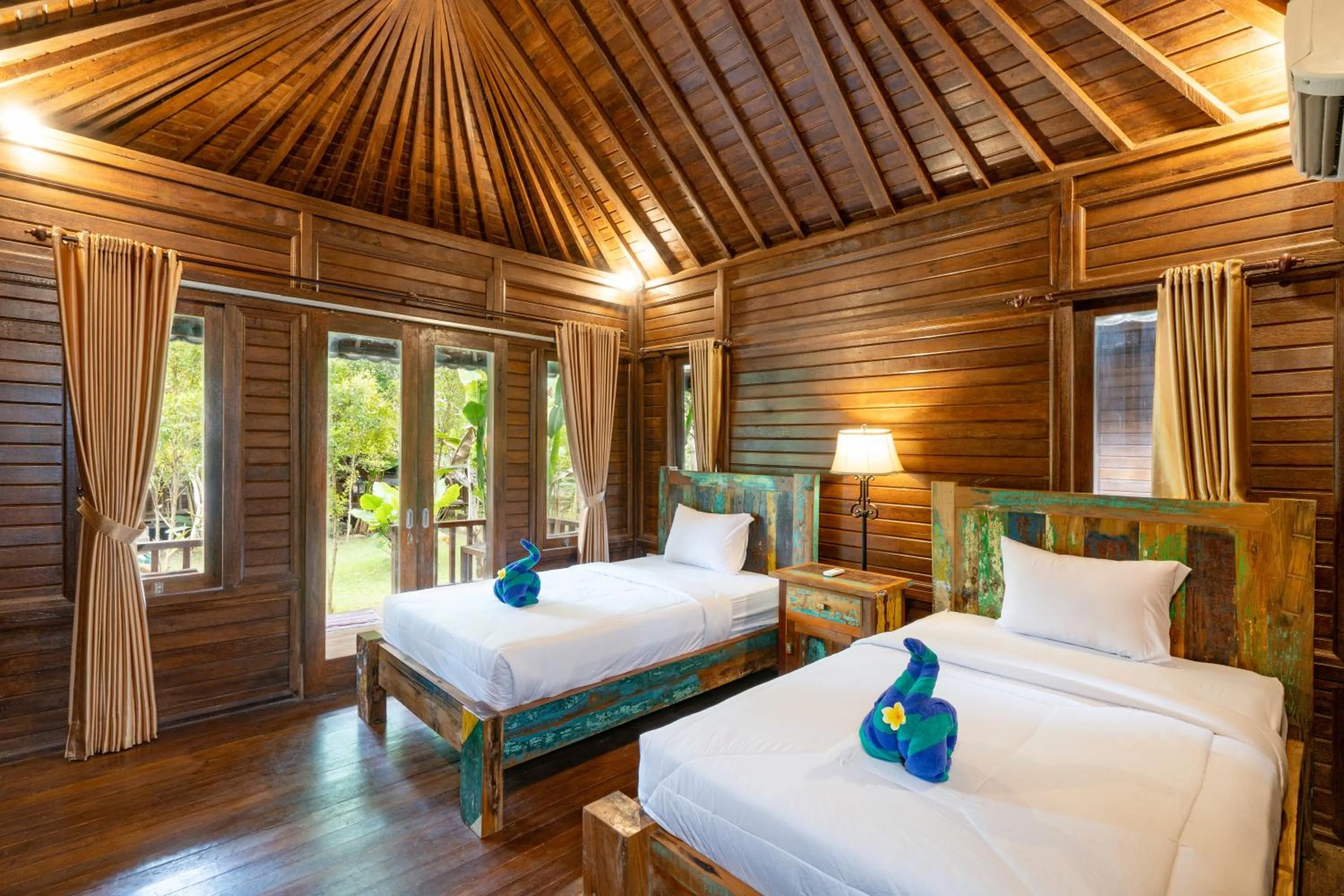 Bed in Raira Villas Lembongan by ABM