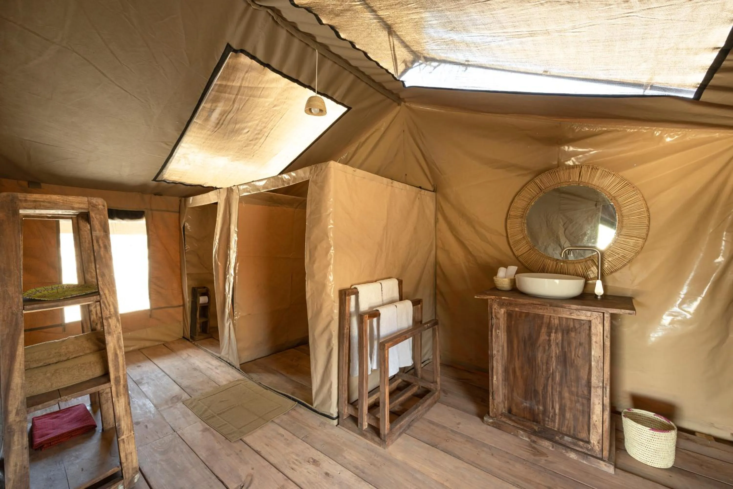 Shower in Africa Safari South Serengeti Ndutu Ngorongoro