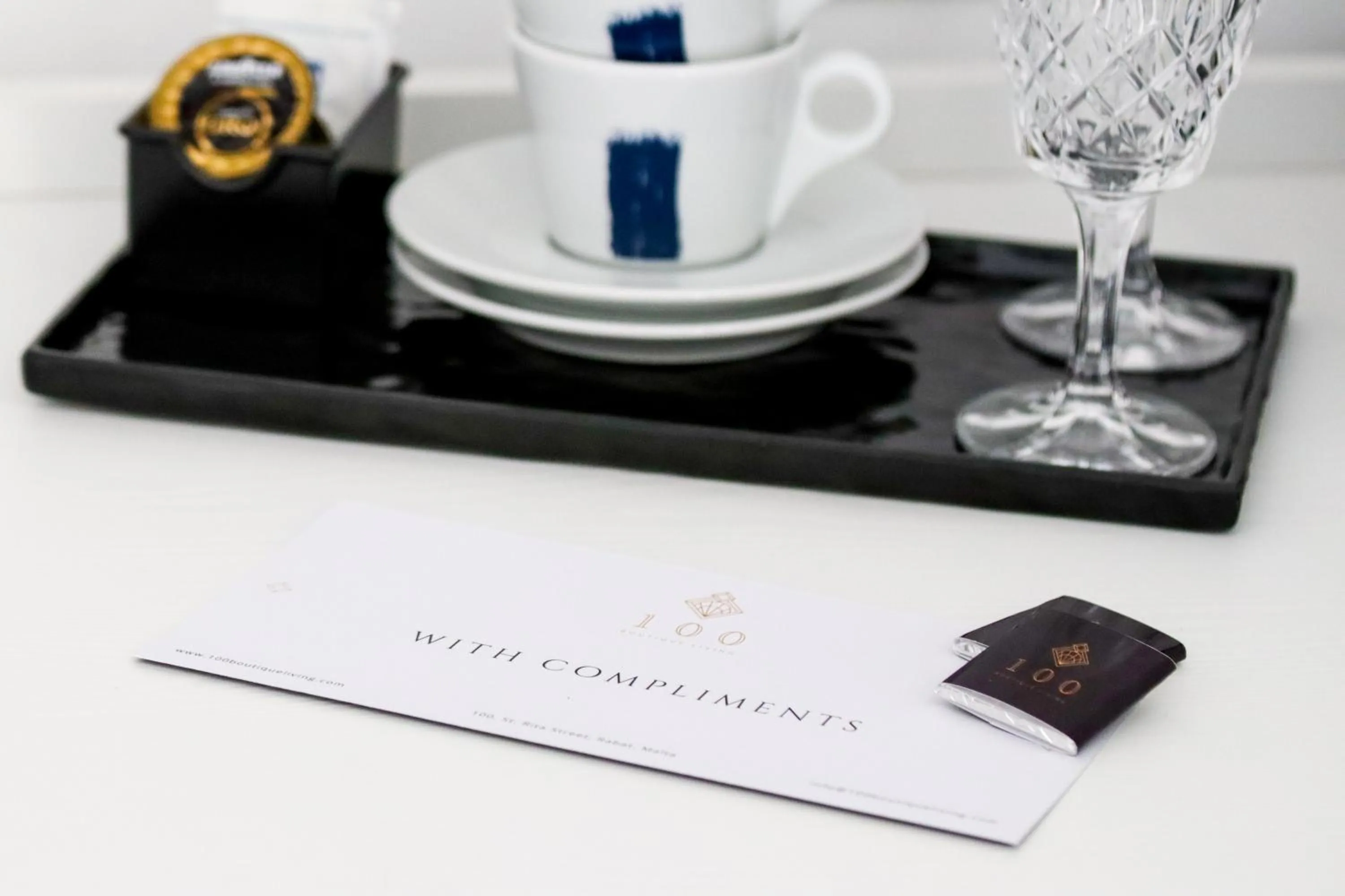 Coffee/tea facilities in 100 Boutique Living