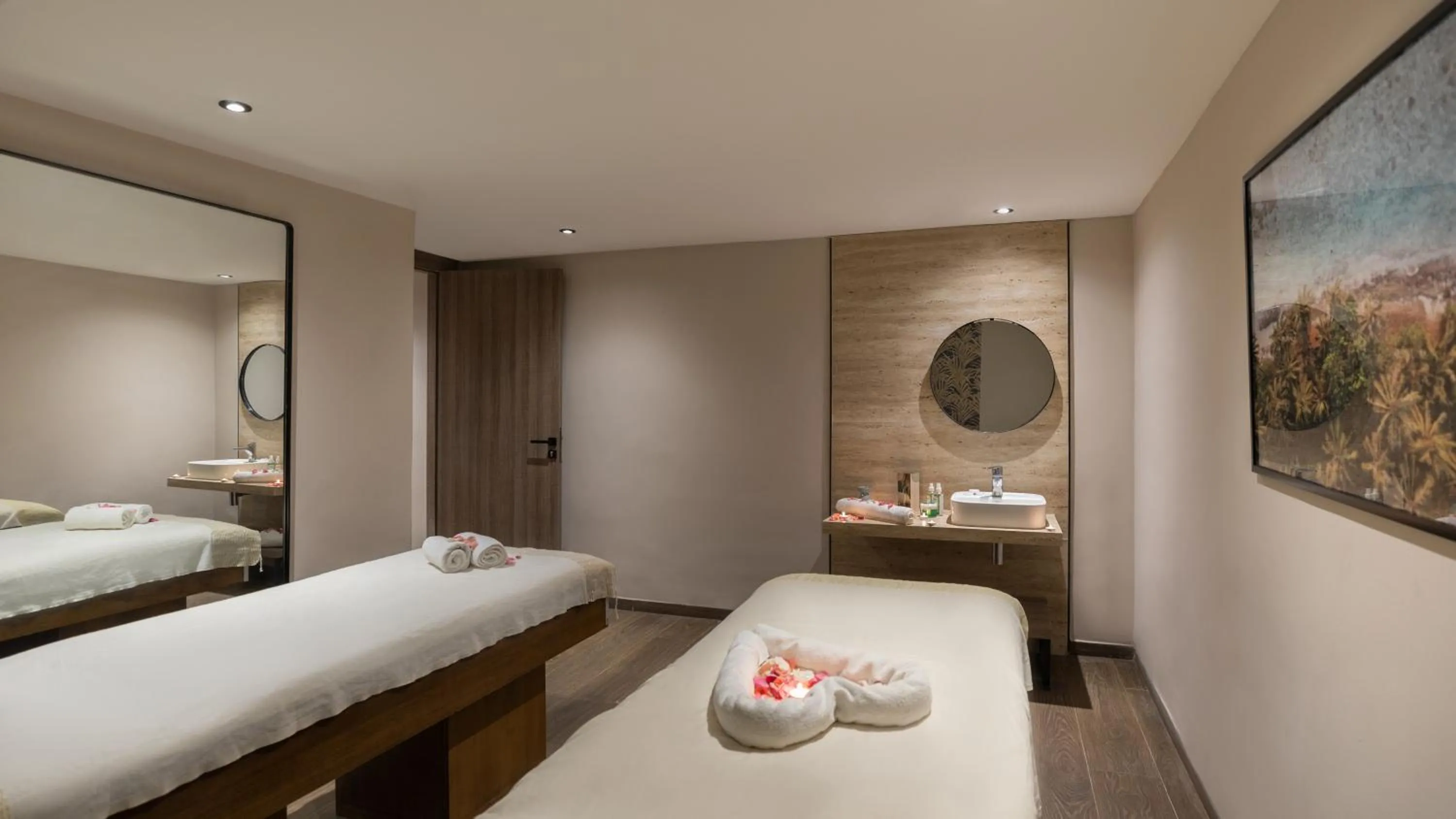 Massage, Bed in Campanile El Mechtel Tunis