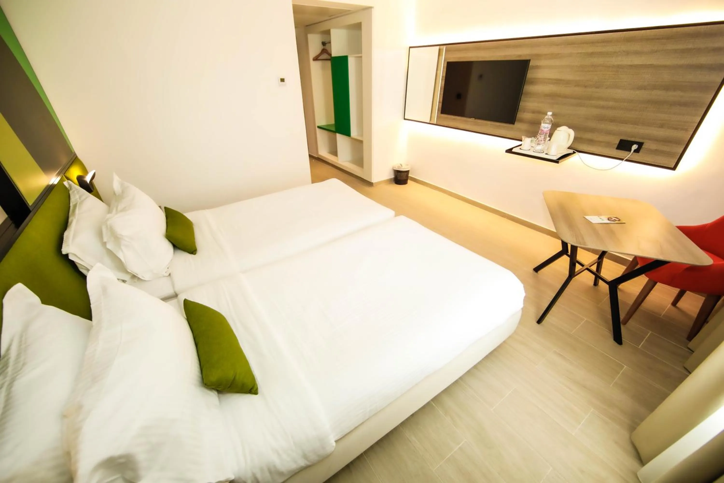 TV and multimedia, Bed in Campanile El Mechtel Tunis