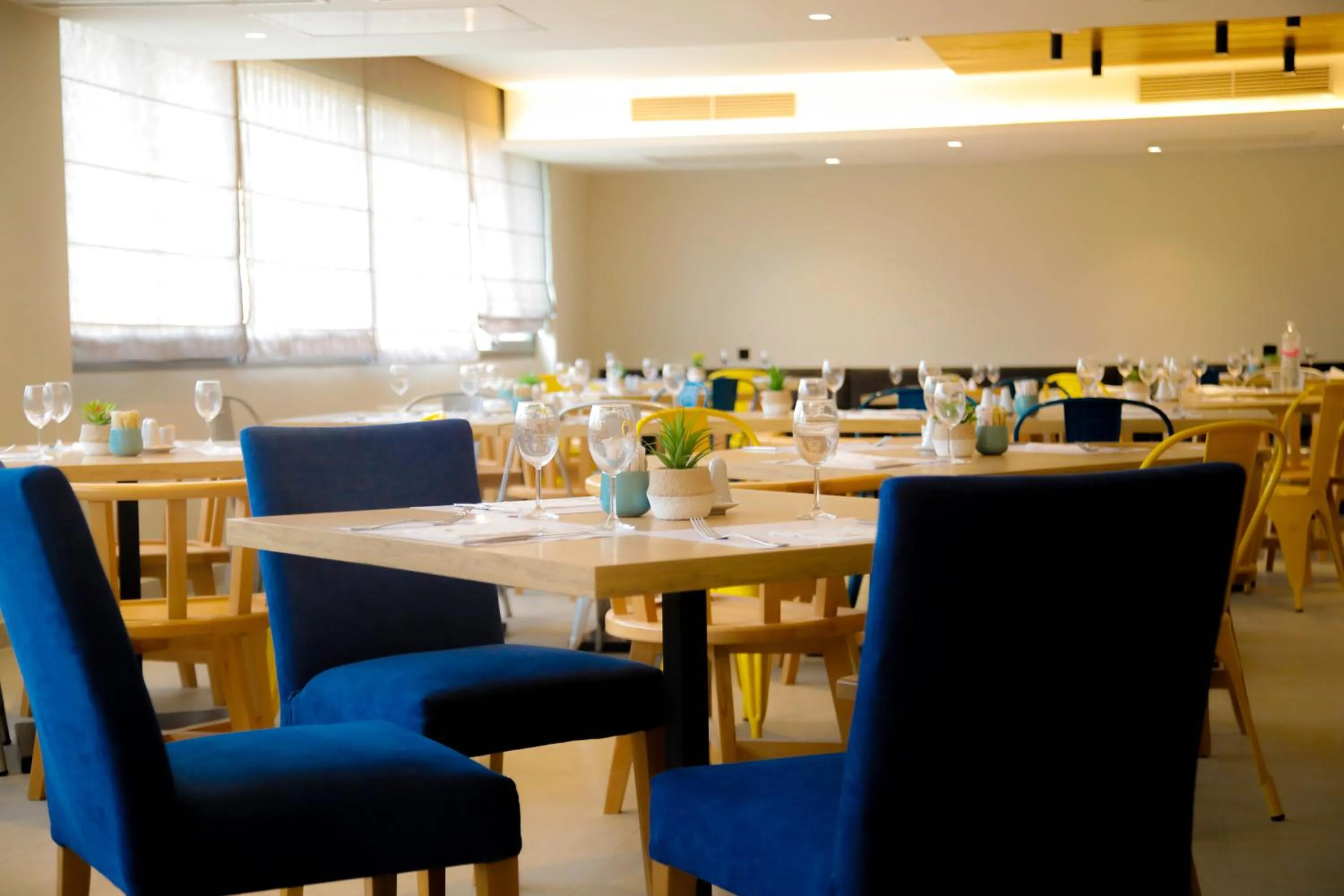 Restaurant/places to eat in Campanile El Mechtel Tunis