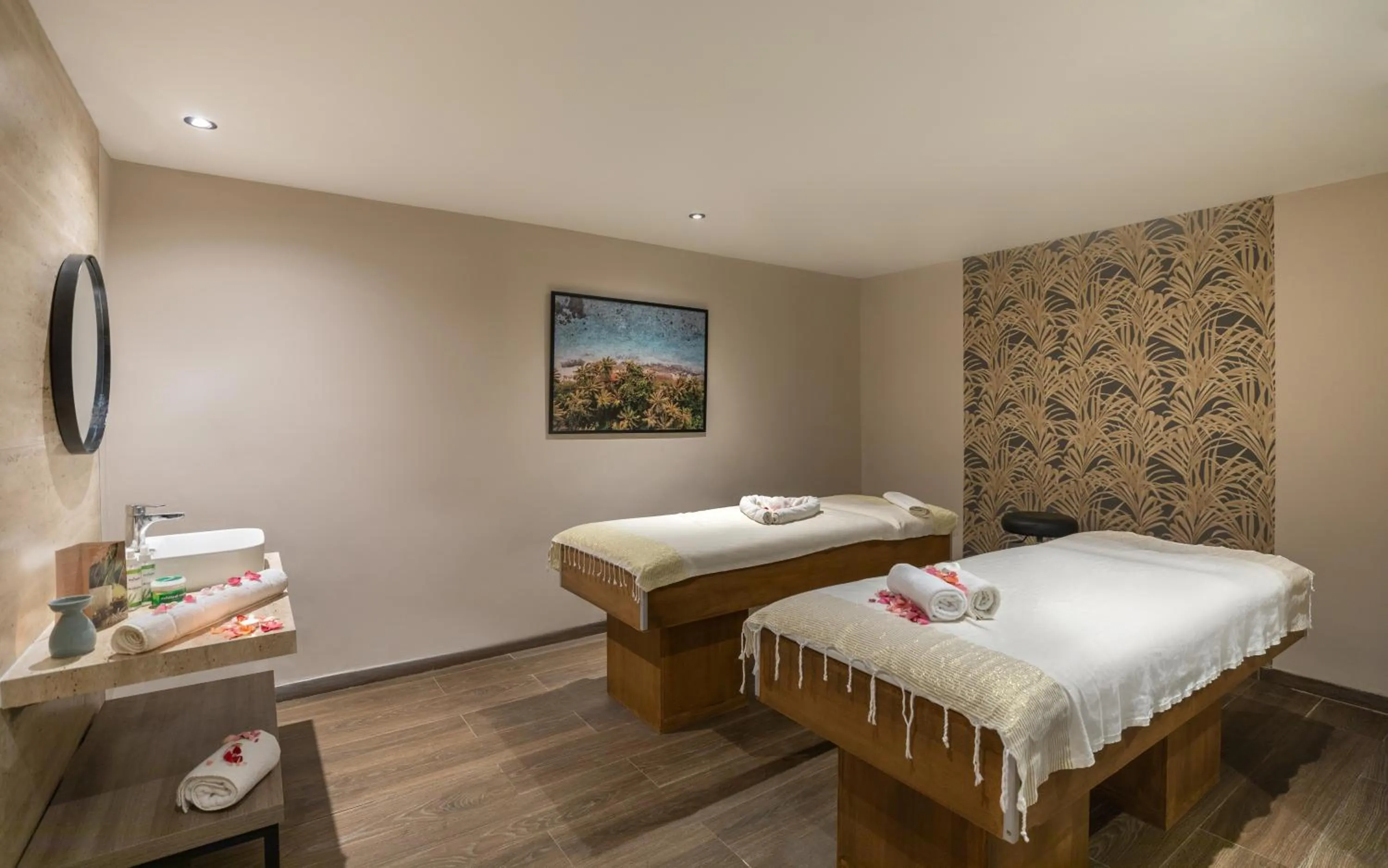 Massage, Bed in Campanile El Mechtel Tunis
