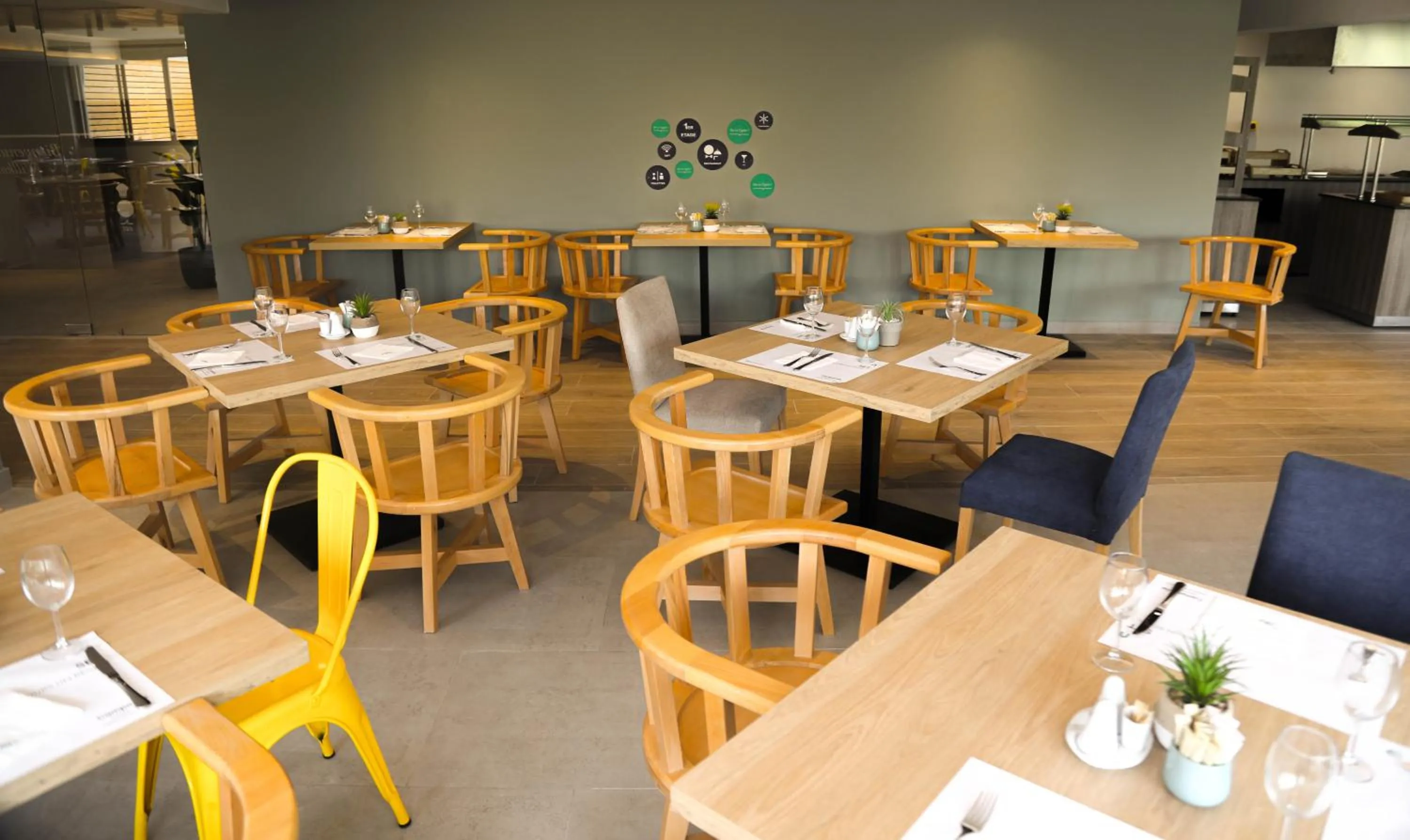 Restaurant/places to eat in Campanile El Mechtel Tunis