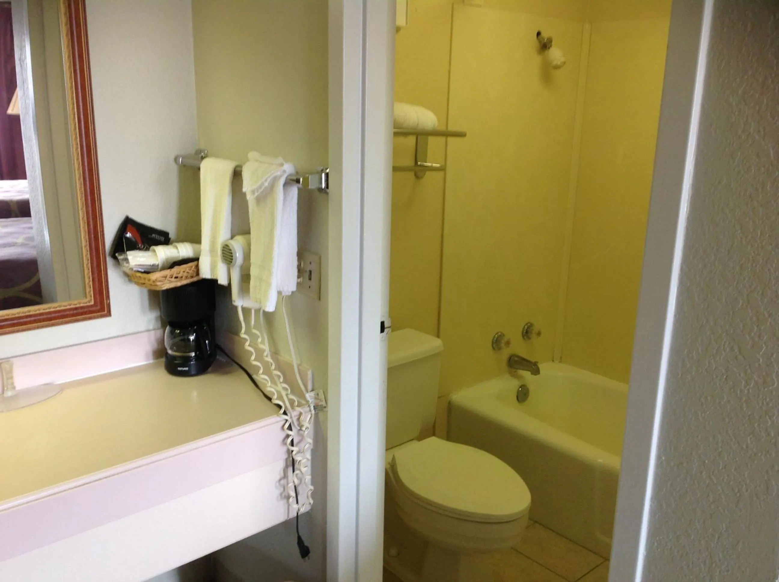 Bathroom in Super 8 by Wyndham Longview/North