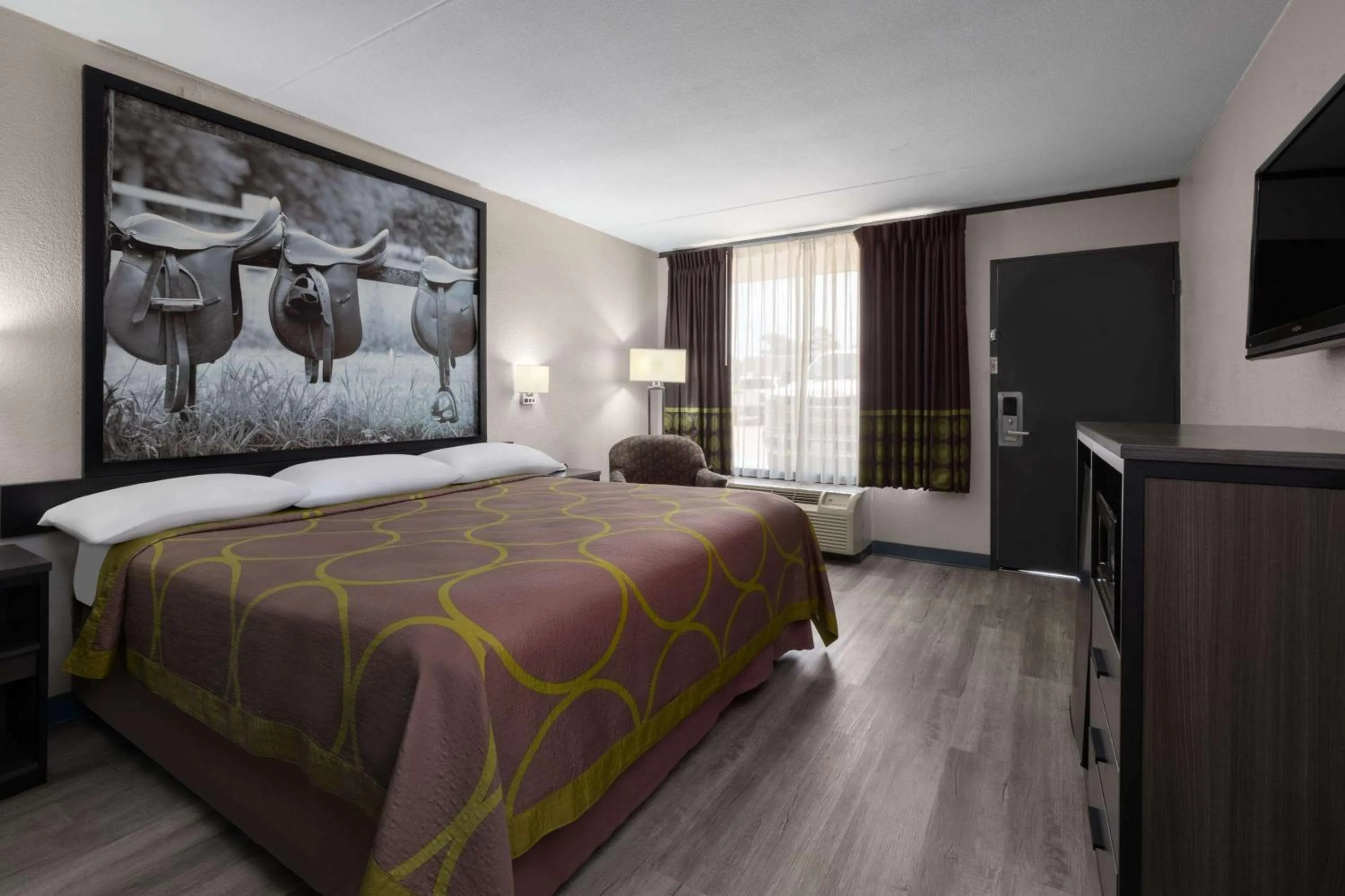 Photo of the whole room, Bed in Super 8 by Wyndham Longview/North