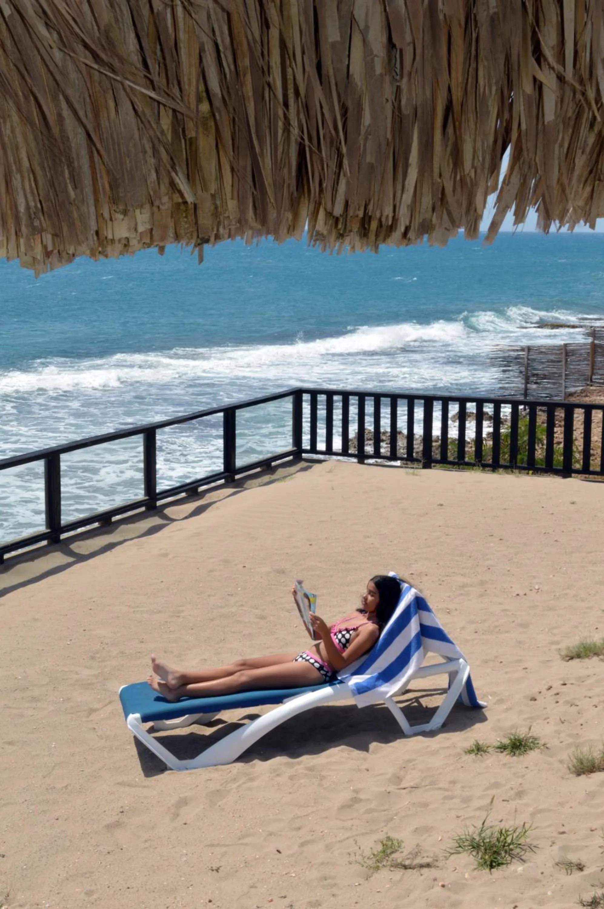 Lounge or bar in Beyond Sunset Resort & Villas