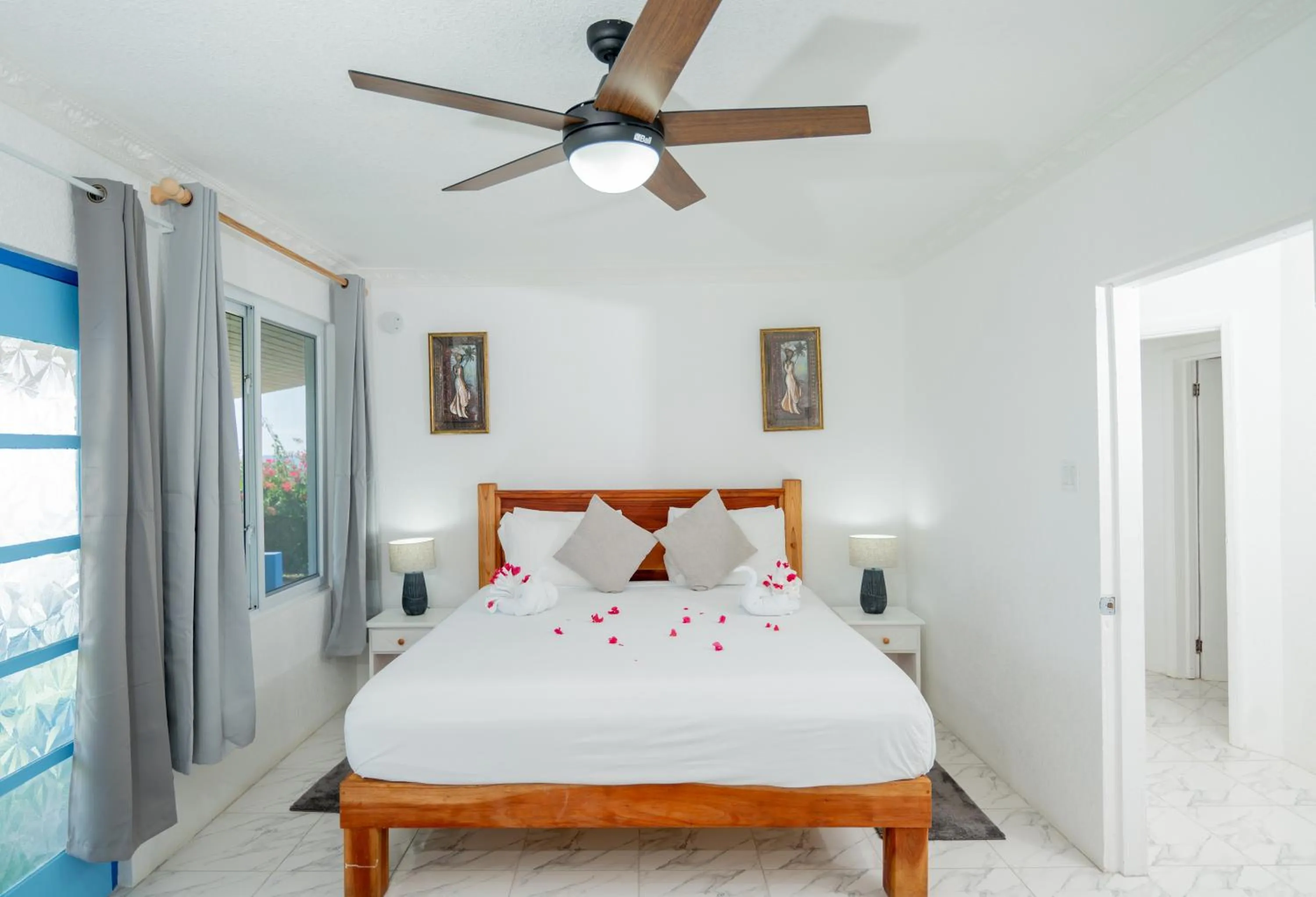 Bed in Beyond Sunset Resort & Villas